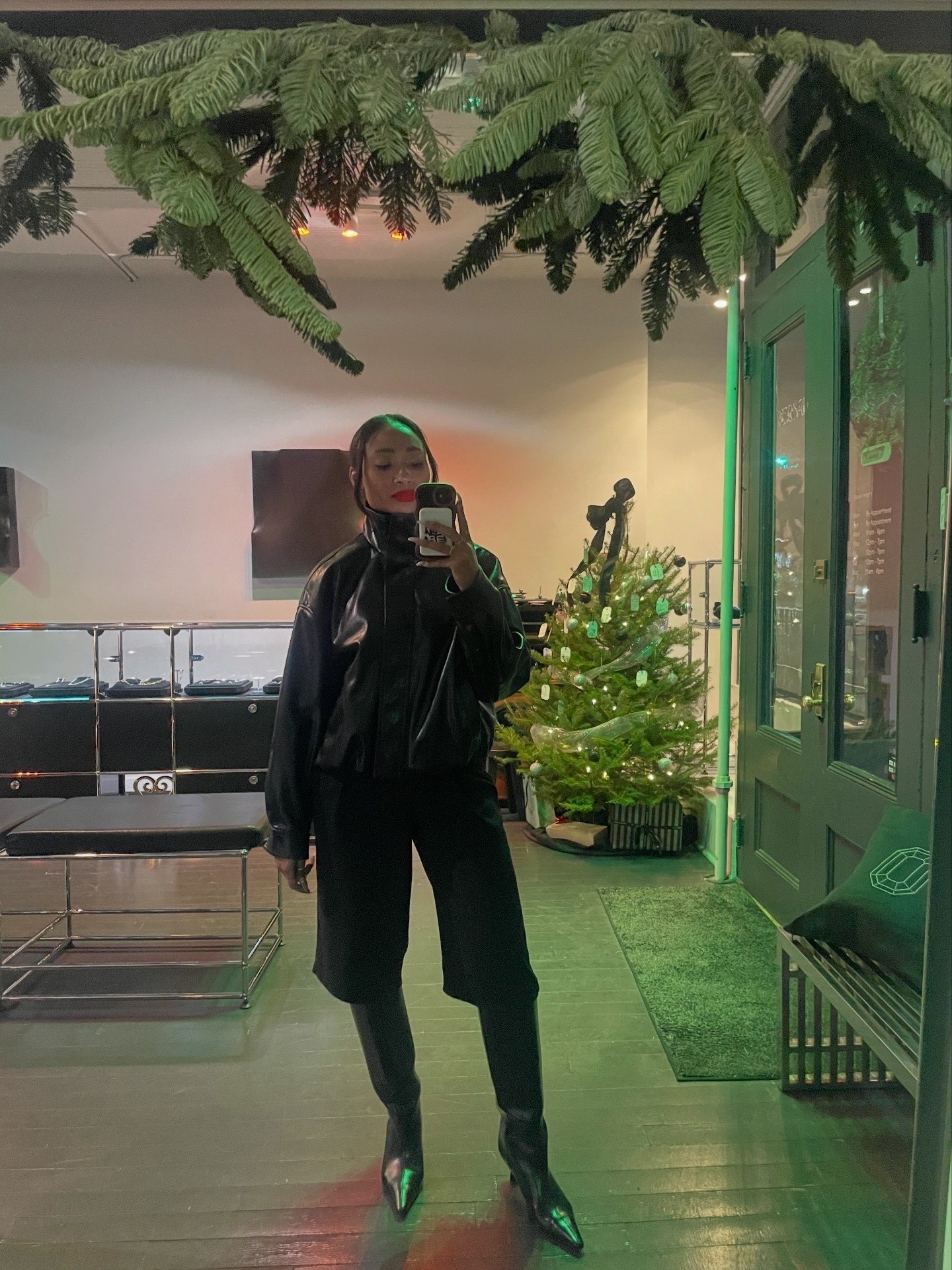 Happy Holidaze 🎄🖤

#christmas #holidayoutfit #holidayinspo #xmas

#LTKSeasonal #LTKootd #LTKHoliday