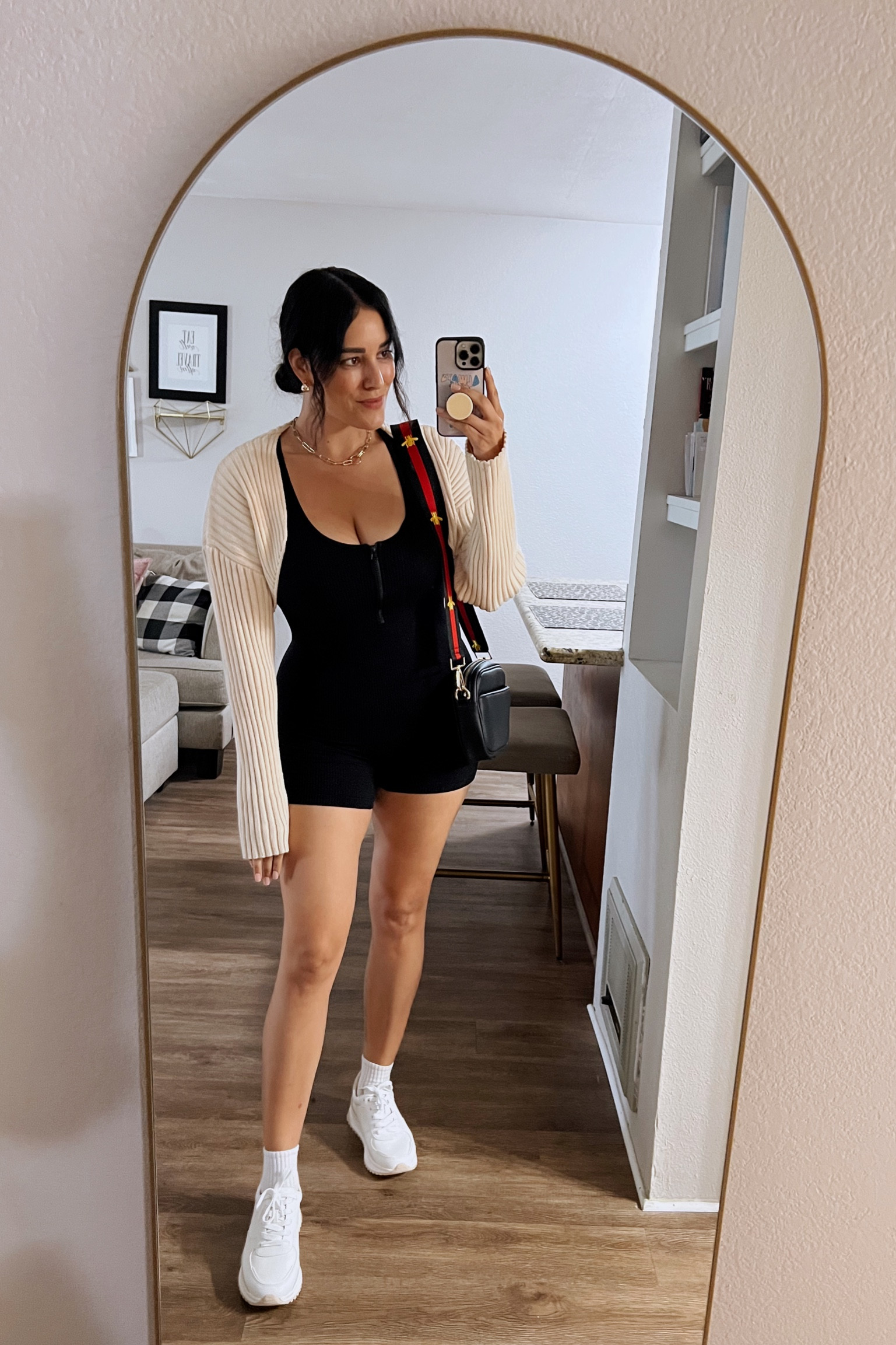 Casual Chic Outfit

Jumpsuit // M
Sweater // M
Sneakers // 8

#LTKfindsunder50 #LTKshoecrush #LTKstyletip