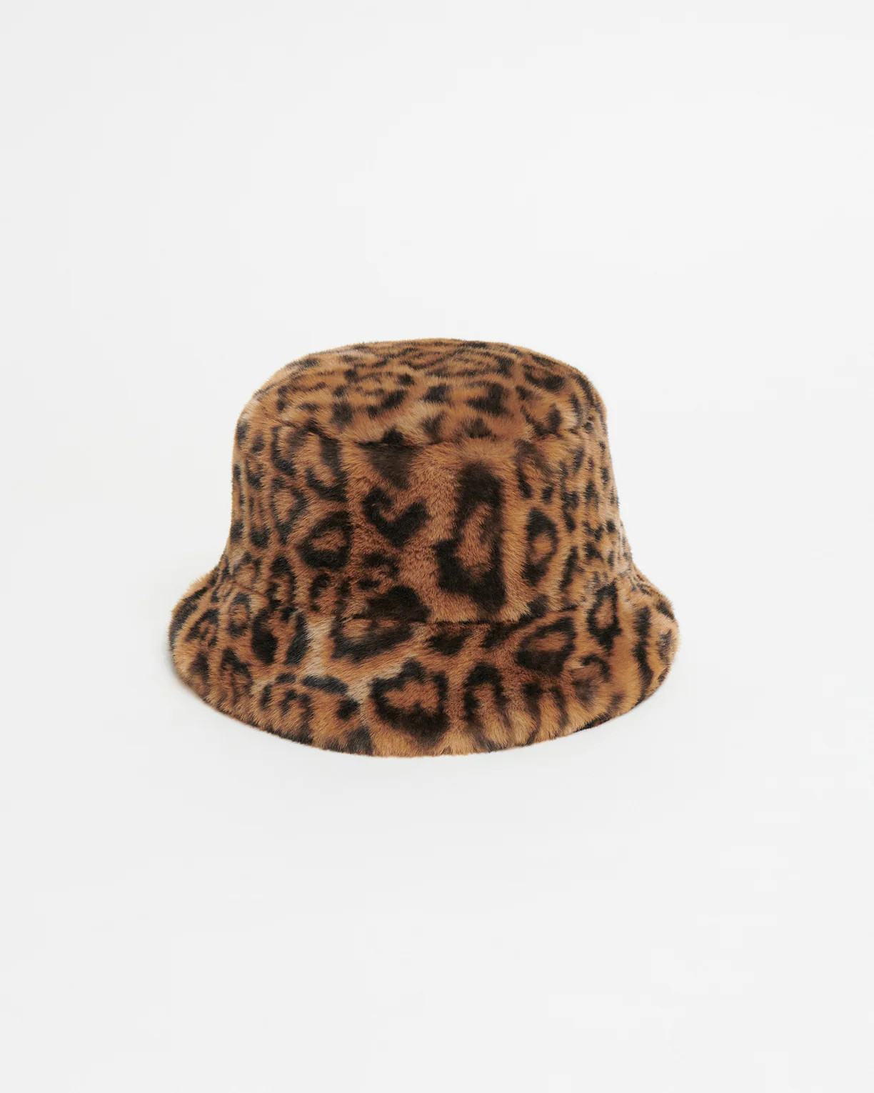 Amara Faux Fur Bucket Hat in Leopard | Apparis
