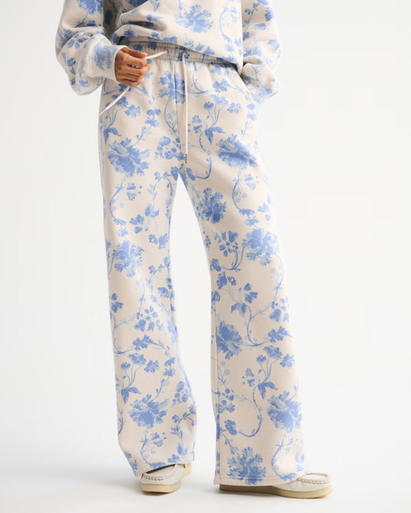 High Rise Sunday Wide Leg Sweatpant | Abercrombie & Fitch (US)