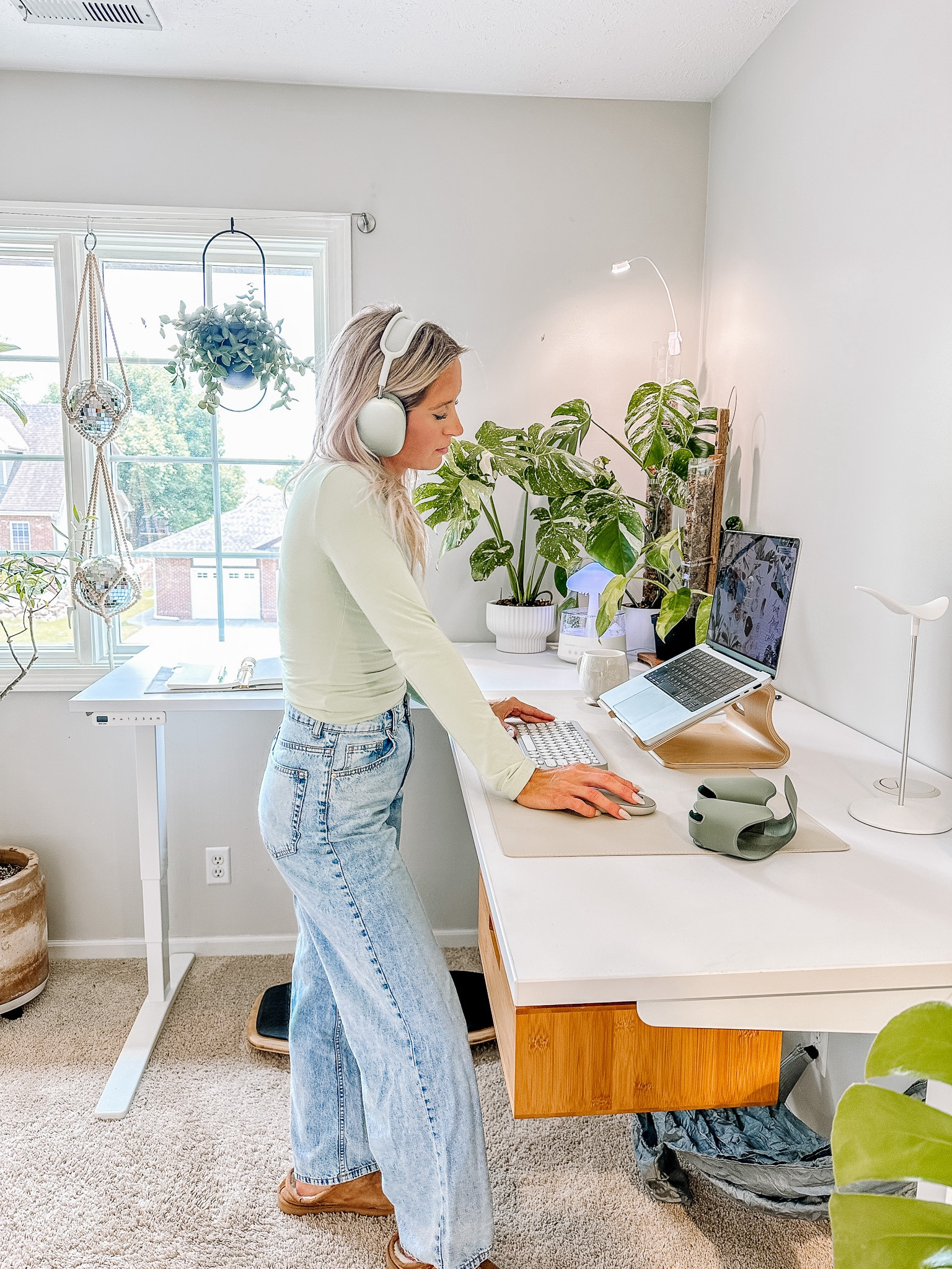 Work mode engaged 💬 

#LTKHome #LTKGiftGuide #LTKStyleTip