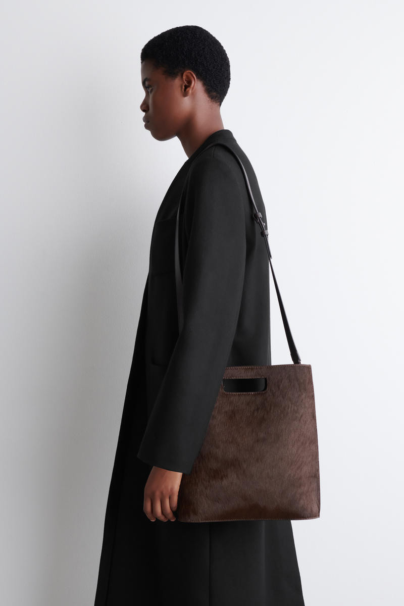 Folio Tasche - Ponyhaar | COS (EU)