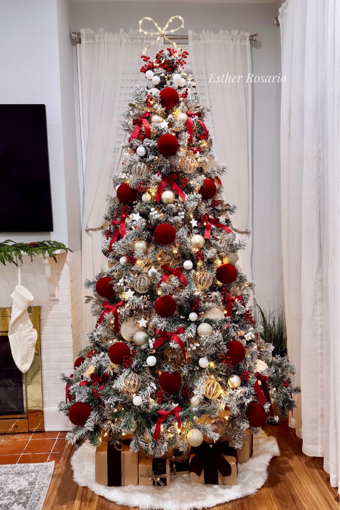 Burgundy Christmas tree 🌲

#LTKHoliday #LTKHome #LTKSeasonal