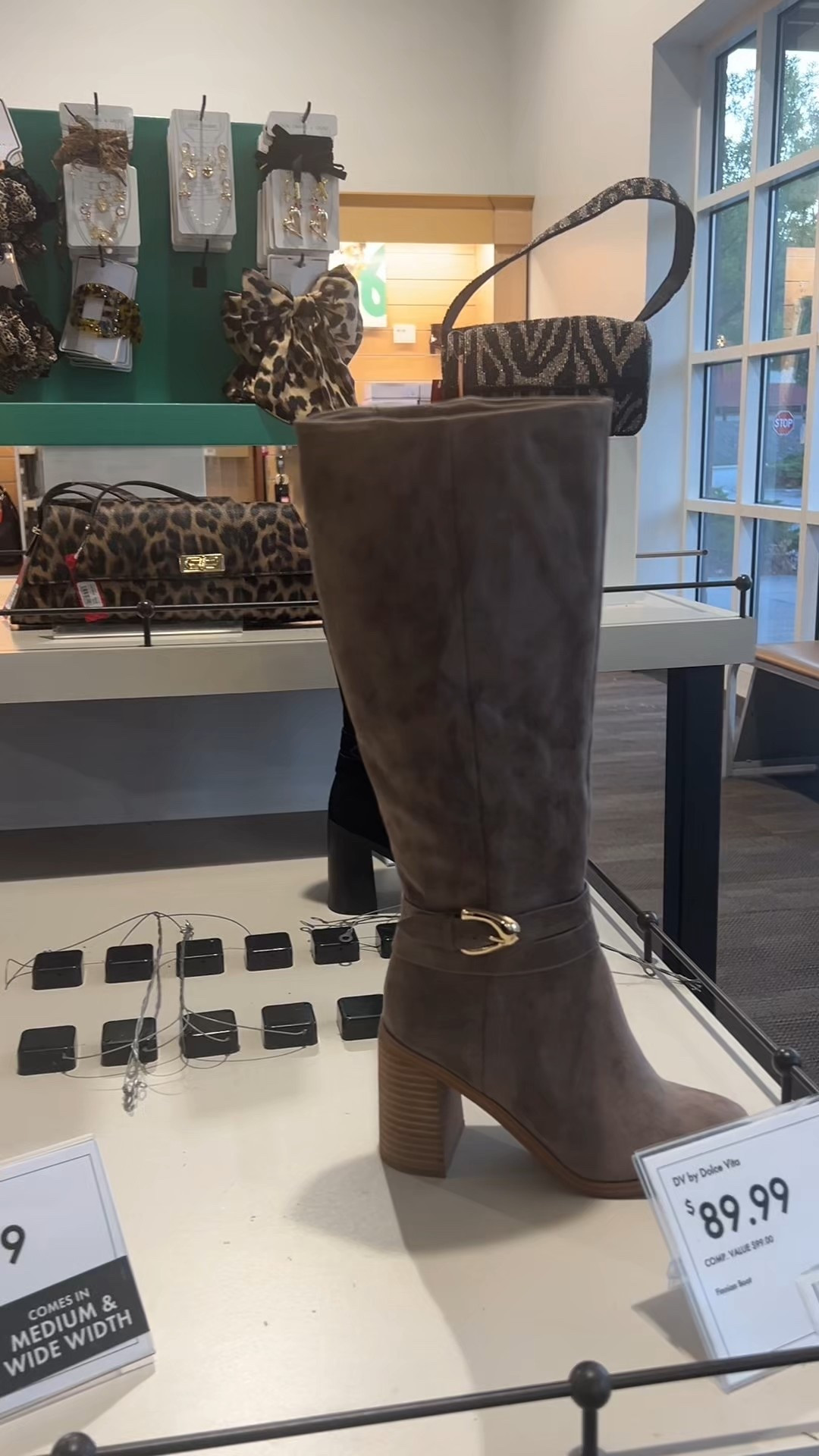 
🍂 Fall bags have entered the chat. From luxe textures to rich autumn hues, find the must-have handbags, crossbodies, and totes of the season — only at DSW. 👜✨ Tap to shop your new favorite fall accessory.
#DSWStyle #FallHandbags #ToteBagTrend #CrossbodySeason #DesignerLookForLess #FallFashionFinds #HandbagGoals #AutumnAccessories


Fall handbags 2025
Best fall handbags
Affordable fall handbags
Fall purse trends
Designer handbags for fall
Fall tote bags
Crossbody bags for fall
Vegan leather handbags
Fall handbags under $100
Where to buy fall handbags


Fall crossbody bags
Oversized tote bags for fall
Mini handbags fall trend
Structured handbags
Slouchy bags fall style
Bucket bags for autumn
Quilted handbags
Convertible bags for fall

#LTKItBag #LTKShoeCrush #LTKSaleAlert