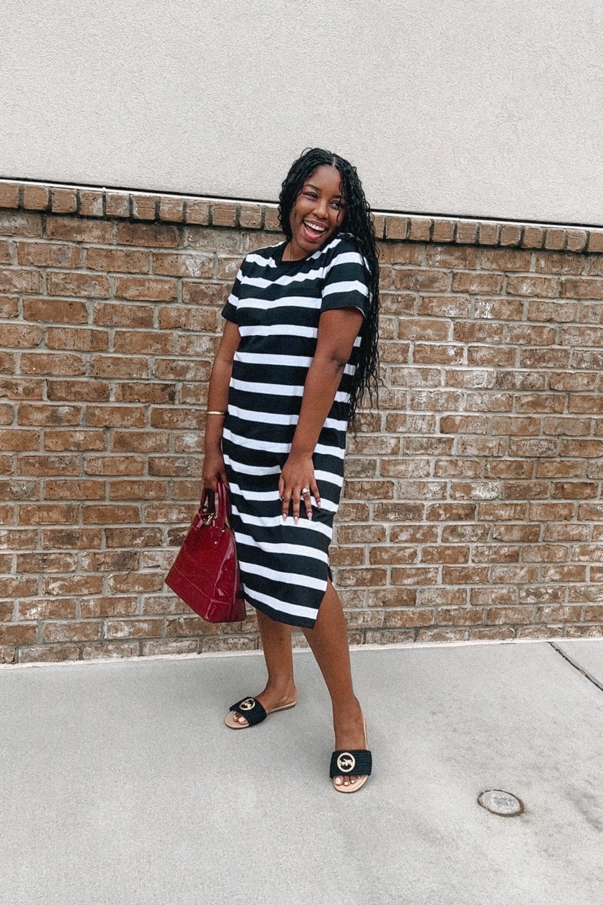 Just peeped that one of my faves is low in stock👀 Definitely snag this dress before it sells out! It comes in different prints and colors and is so cool in this hot weather. 😎