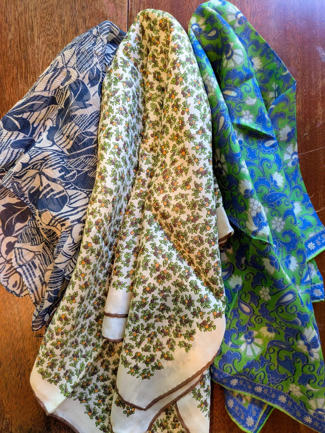 Vintage Silk Scarves, Assorted Patterns and Colors - Etsy | Etsy (US)