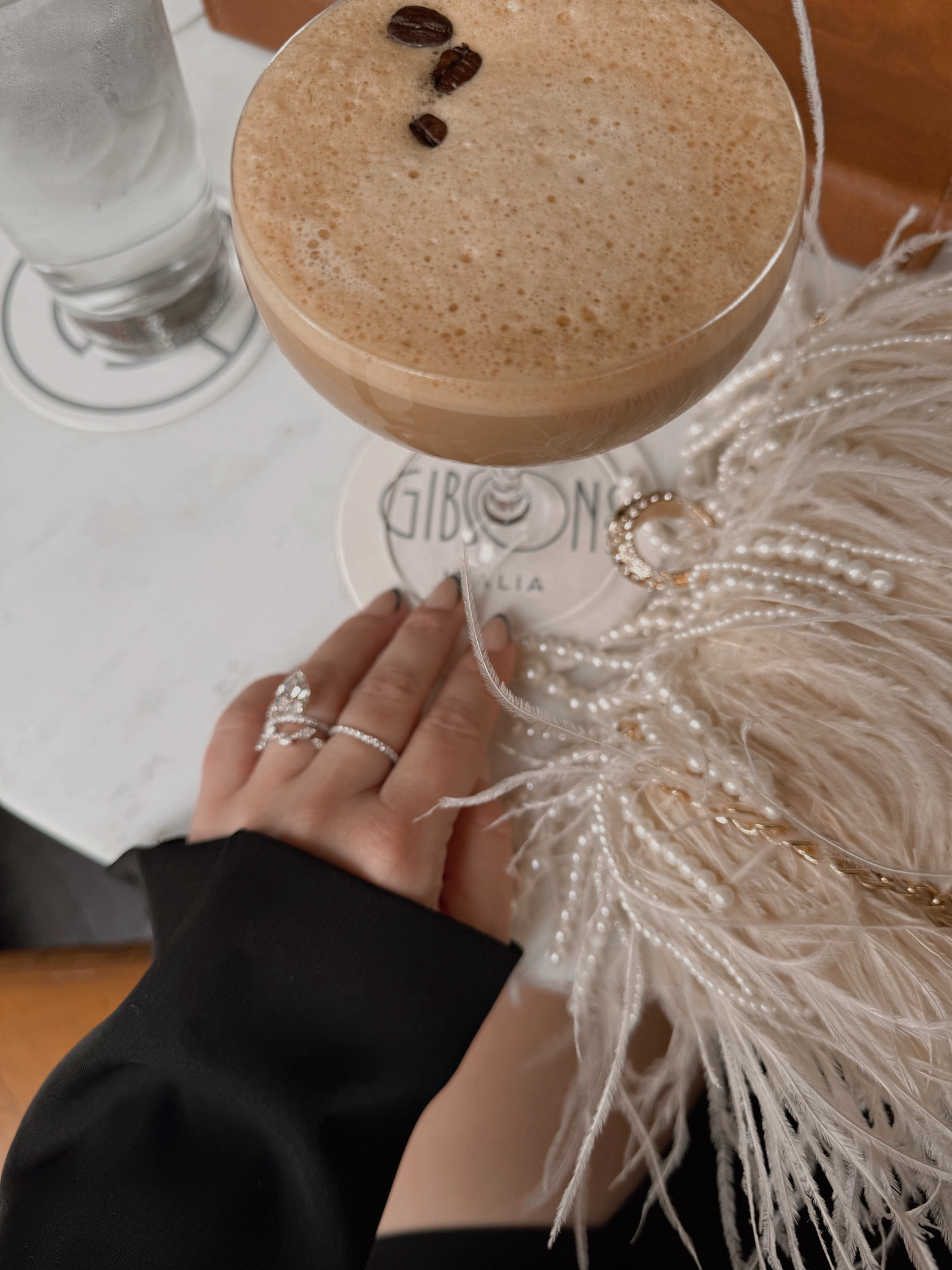 Obsessed with this clutch I found on Amazon. I’ve named her Pricilla. ✨

Amazon finds • wedding guest • pearls • feather clutch • wedding clutch • night out 

#LTKfindsunder100 #LTKwedding