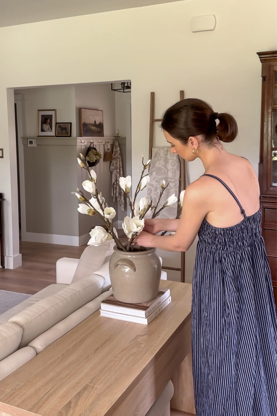 $7.99 realistic floral branch 🤍

#LTKfindsunder50 #LTKhome #LTKSeasonal