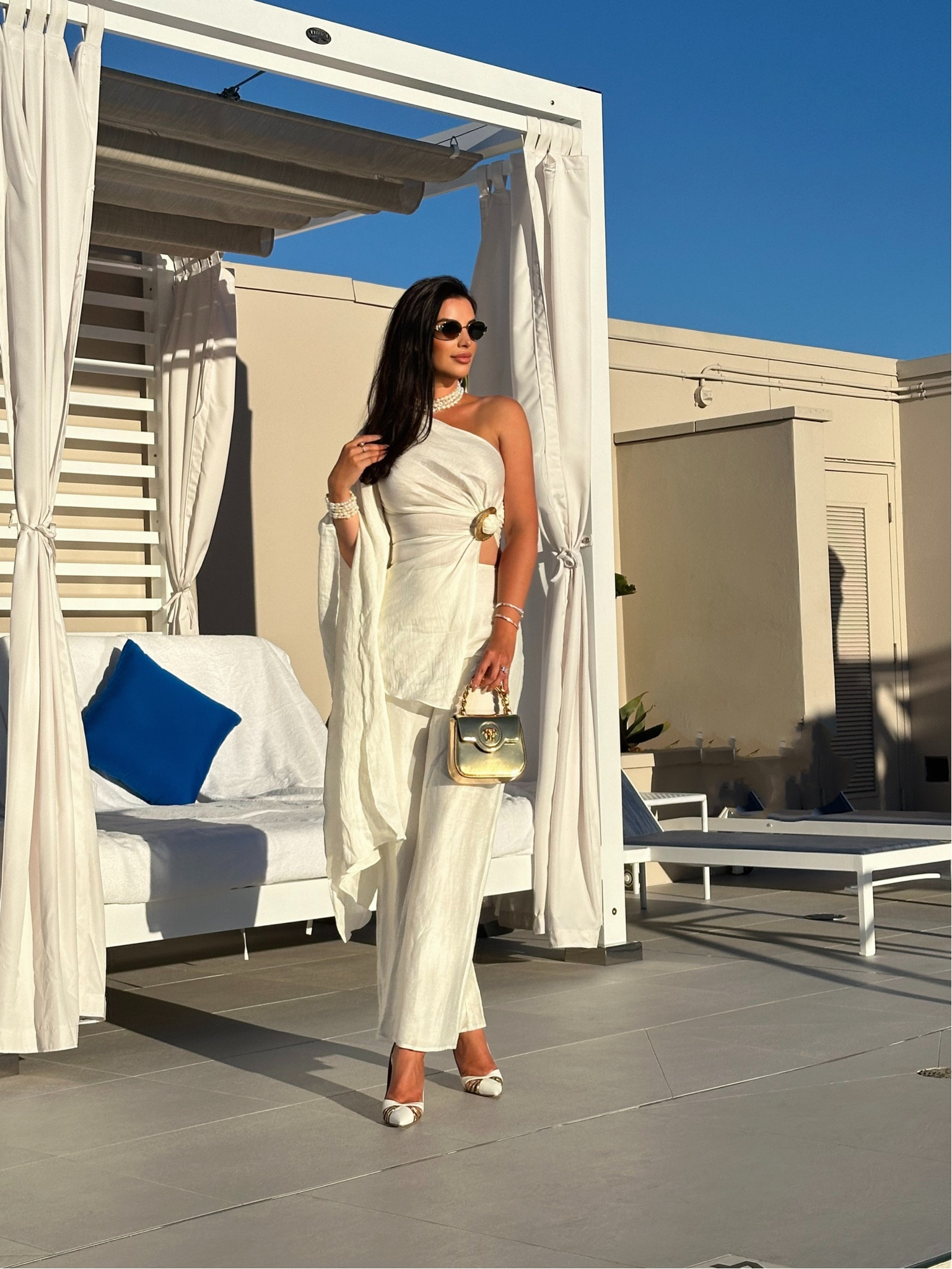 💕🥂🌷Last night’s ROSÉ POOLSIDE WINE RECEPTION was a vibe! 🌸✨ The rooftop pool was so gorgeous, I almost fell in twice! 😆 DJ Izzy Wise had us dancing like no one was watching (thankfully! 😜). Whispering Angel, Minuty, and Galoupet—cheers to a fabulous and fun night! 🥂🌷 #RoséAllDay #poolsidevibes☀️💦

#LTKSaleAlert #LTKParties #LTKStyleTip