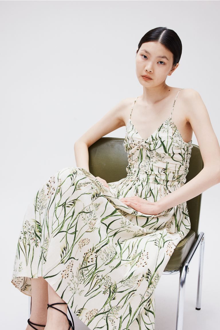 Linen-blend Strappy Dress - V-neck - Sleeveless - Cream/green patterned - Ladies | H&M US | H&M (US + CA)