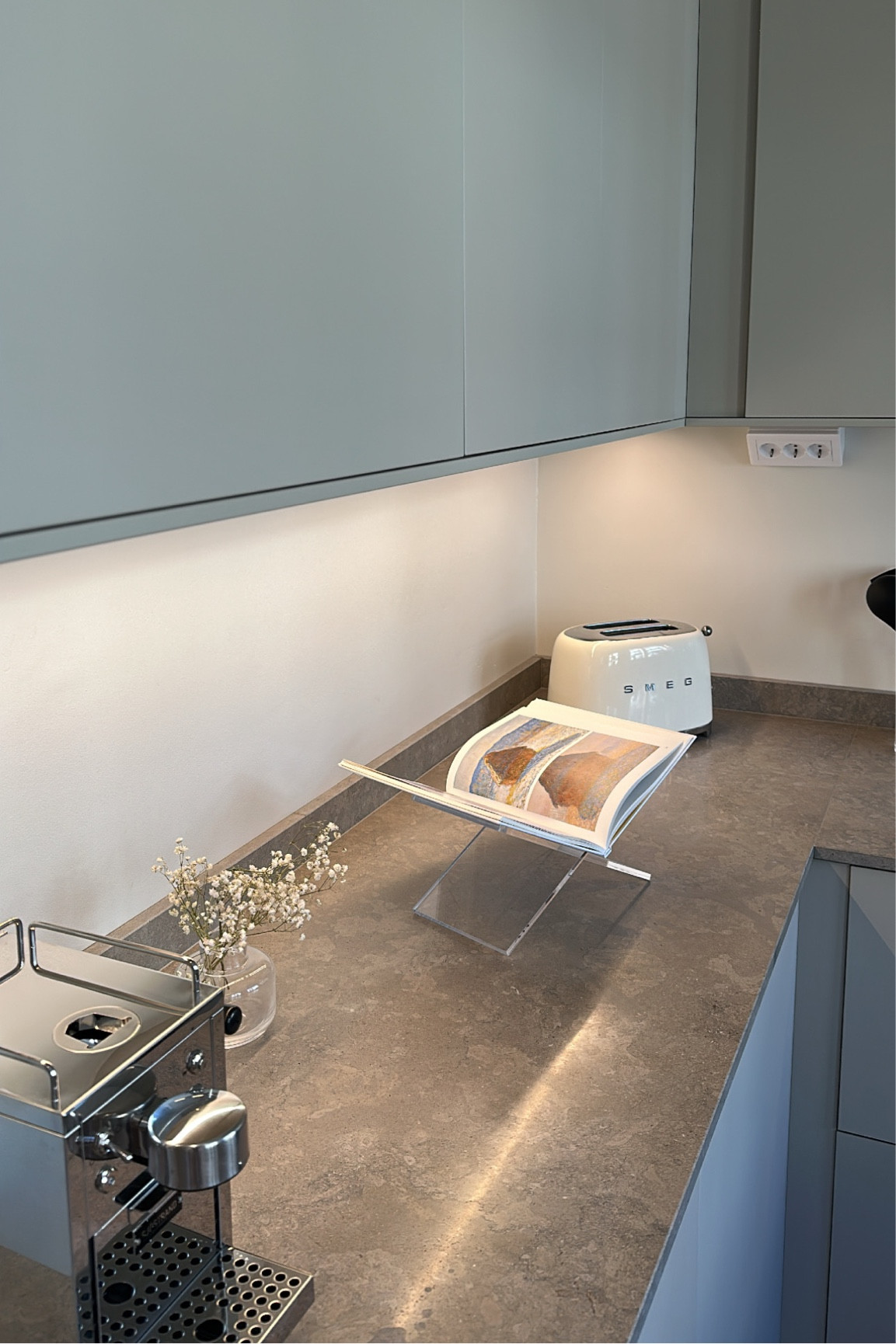 Kitchen decor | neutral decor | kitchen design | home decor 

#LTKunder50 #LTKunder100 #LTKhome