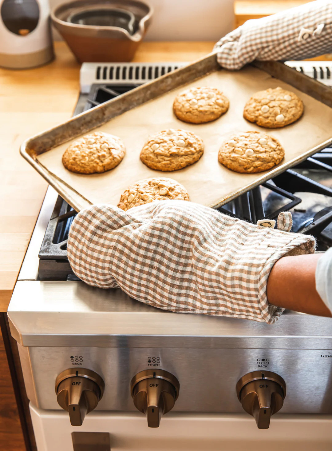 Farmhouse Pottery - Farmer's Gingham Oven Mitt | Farmhouse Pottery