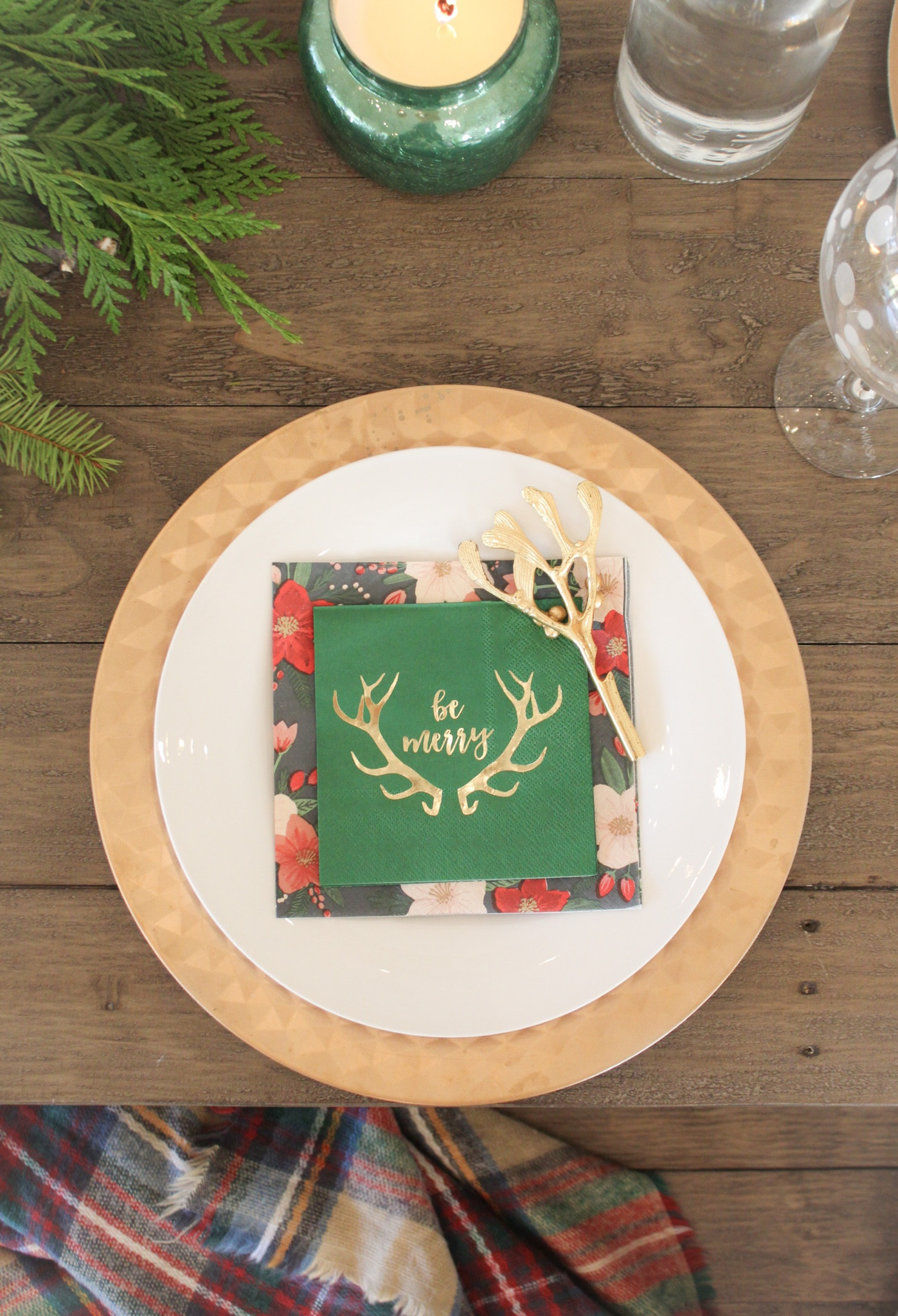 Holiday Napkins, Holiday Place Setting, Holiday Dinning, Napkins, Kitchen, Dinning Room, Dinning Table, Chargers, Plates, Dinner Plates, China, Holiday Dinner

#LTKhome #LTKHoliday #LTKSeasonal