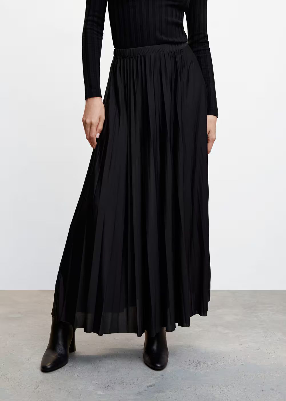 Pleated long skirt | MANGO (US)