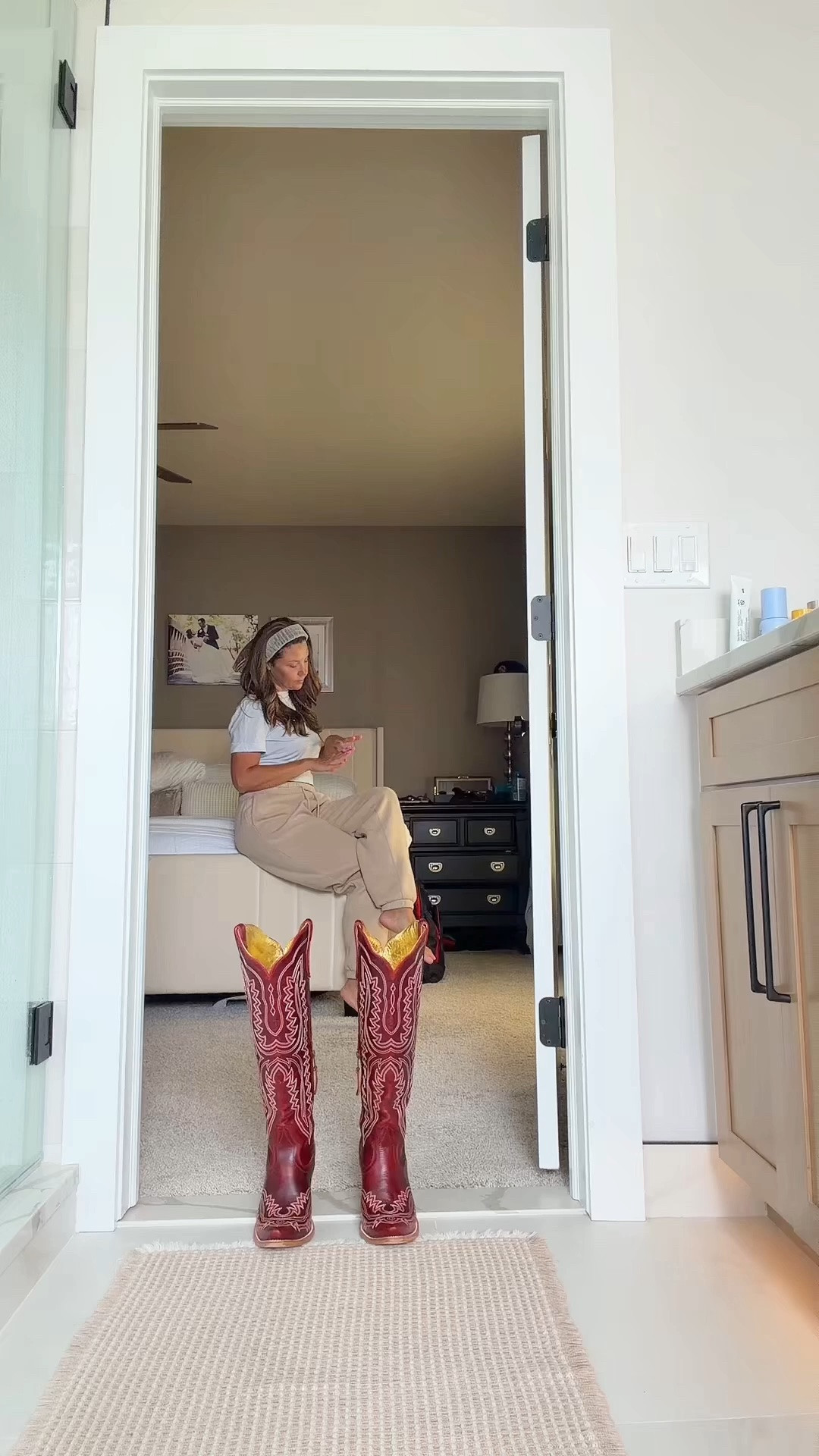 Long live cowgirls 
Ariat boots 
Red alert 
True to size 
#ariat

#LTKSaleAlert #LTKU #LTKmomlife