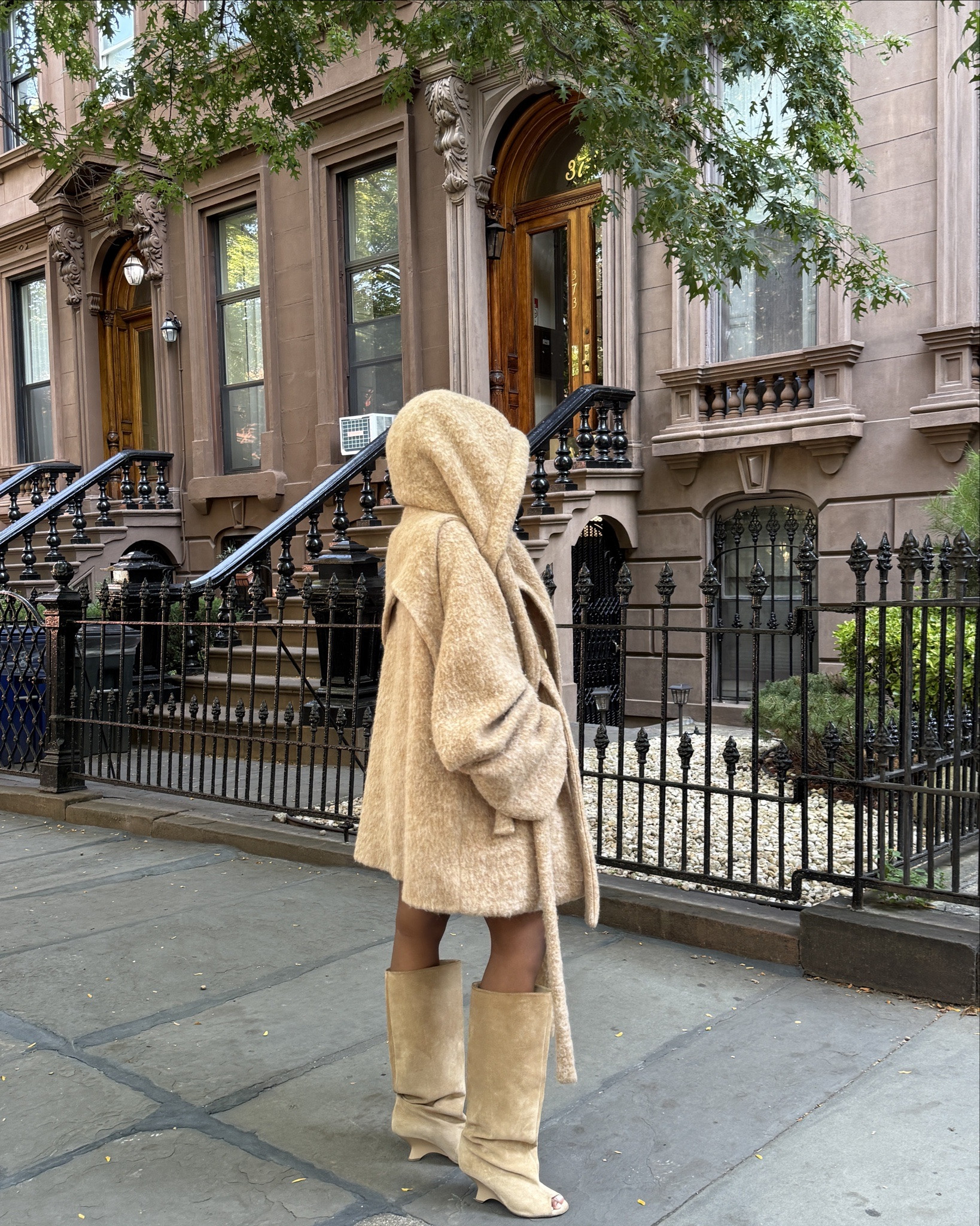sand wool coat from ottolinger! 




#LTKHoliday #LTKSeasonal #LTKGiftGuide