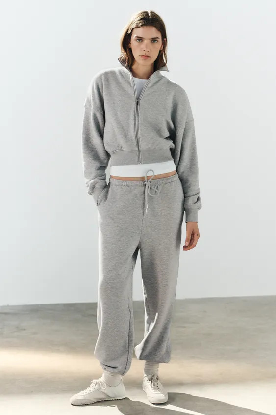 ZIP-UP SWEATSHIRT | Zara UK