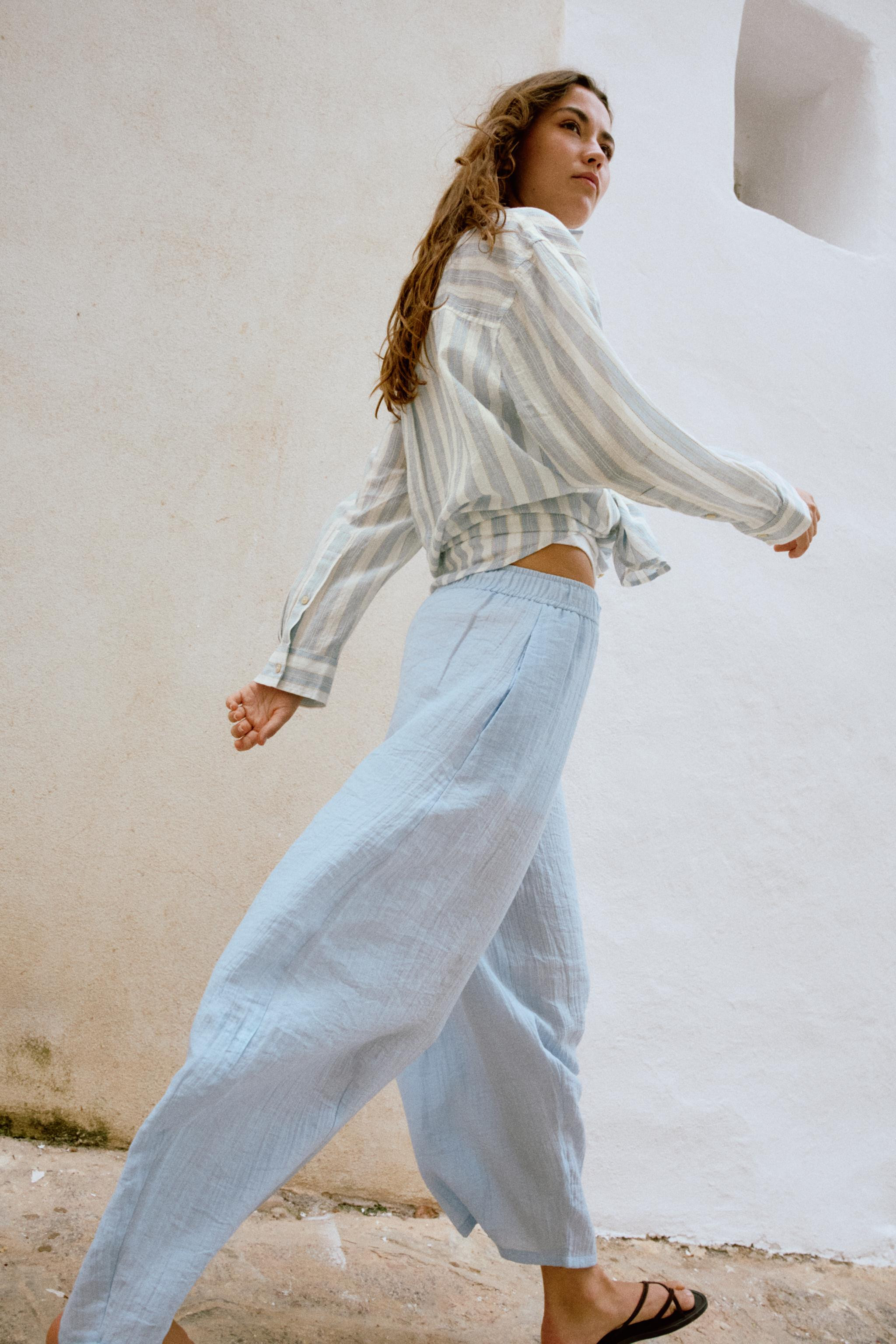 RUSTIC BARREL TROUSERS | Zara UK
