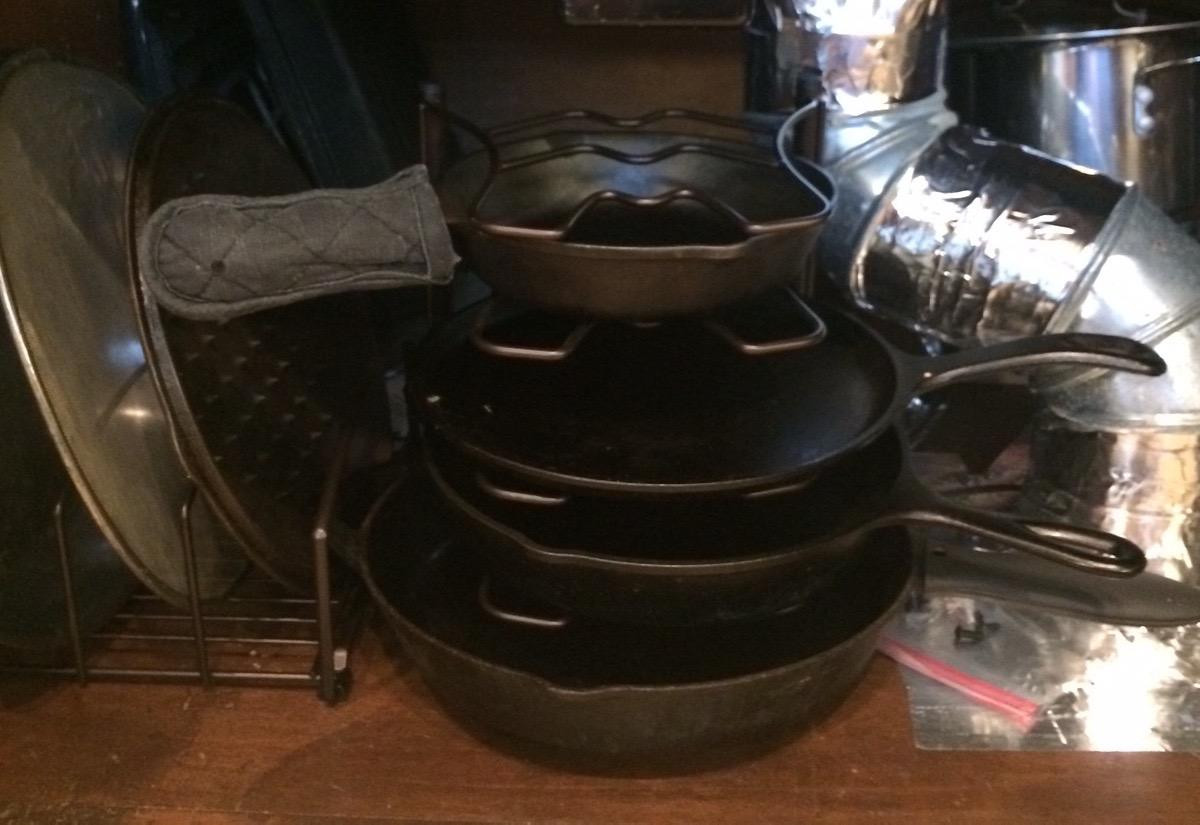 Deco Brothers Pan Organizer Rack for Kitchen Cabinet and Counter, Bronze | Amazon (US)