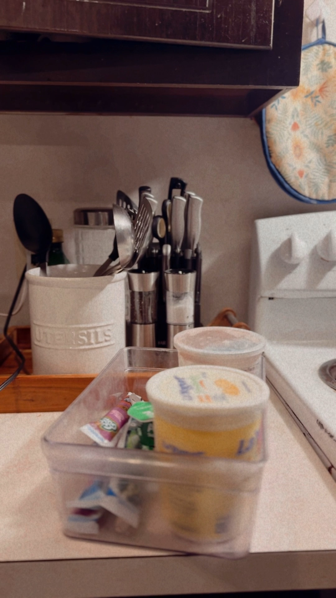 you know i’m all about mom hacks or really just making life easier in general right? this bin helps my mornings run smoother especially when i do “buffet style” breakfast. i just pull the entire yogurt bin out now instead of individual.

so not only does my fridge look more organized but im all about ease especially with morning routines before everyone gets out the door.

& yes buffet style breakfasts are my fav🤣 hbu?