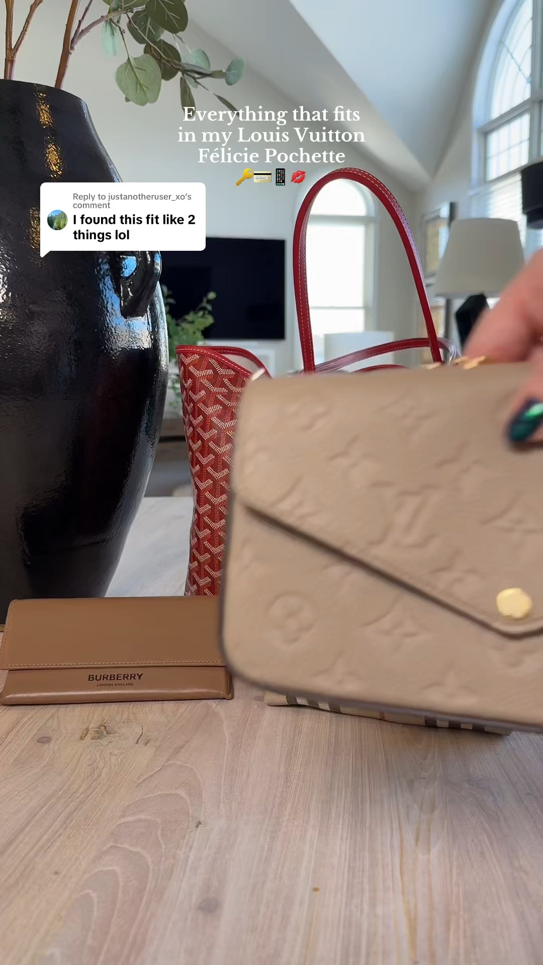 Everything that fits in my Louis Vuitton Félicie Pochette!!