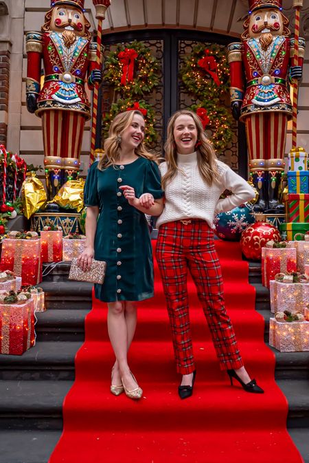 Kicking off Christmas WEEK! 👯‍♀️🎄❤️ Found the prettiest stoop on the Upper East side during our trip to NYC last week & had to snap a pic. These festive looks are both on sale & details are in the LTK app under “two_scoops_pf_style”
.
0 dress
0 petite pants
XS sweater 