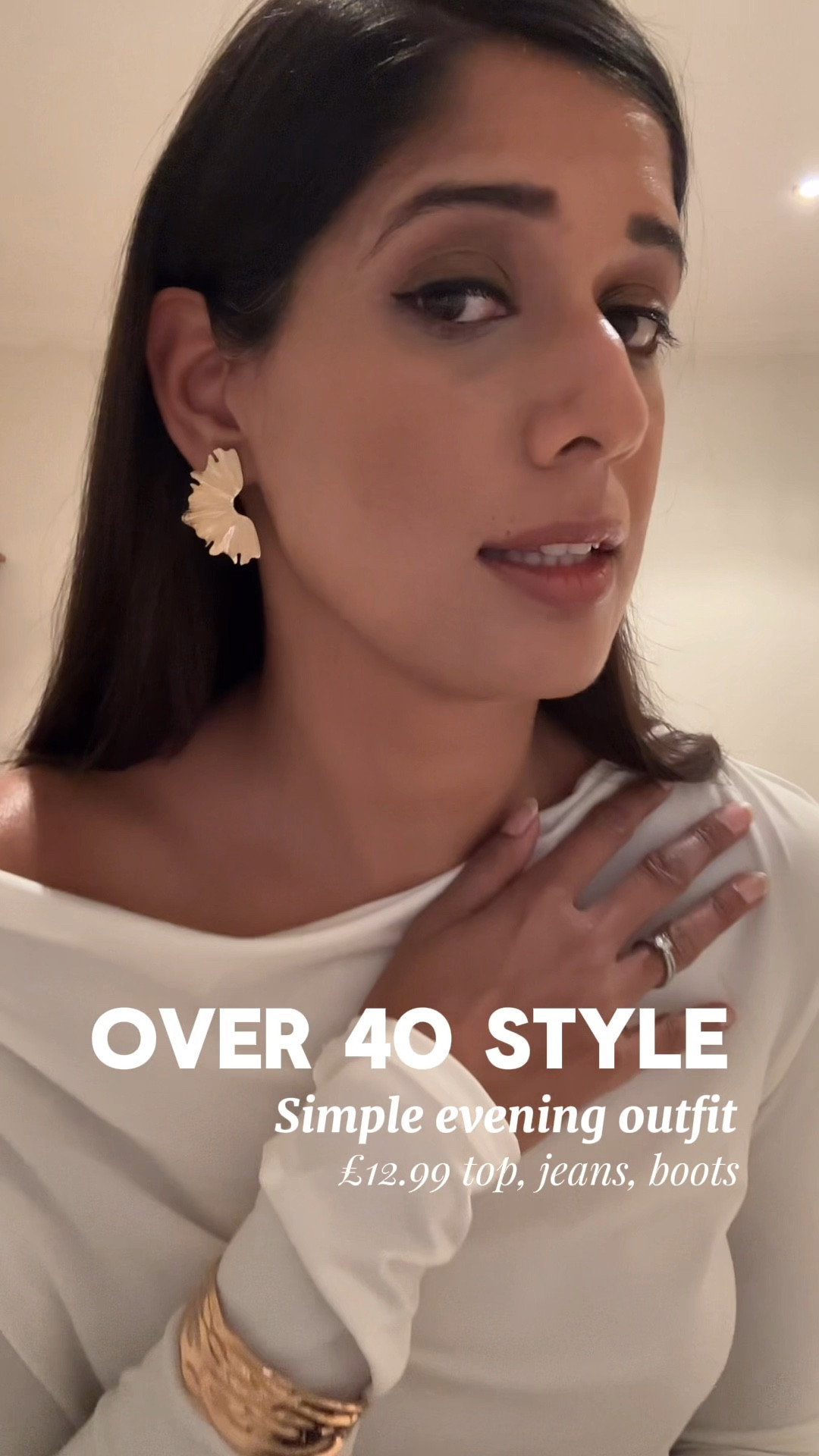 My kinda outfit for dinner! Simple, comfortable and put together. 

Link on my @ltk.europe 

Festive outfit 
Modest outfit 
Evening outfit 
Dinner outfit
Jeans and a nice top
Over 40 style 
Over 40 fashion 
Mum style

#LTKuk #LTKpartywear #LTKmodest