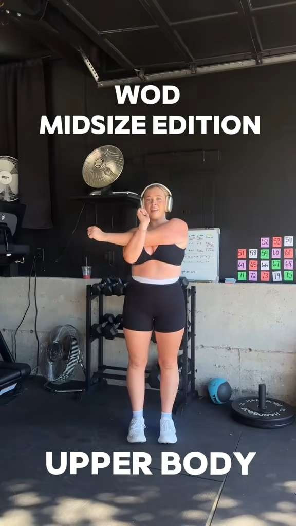 Midsize Gym Outfit 💪🖤 Wearing a size XL bra and Large shorts! Size 12 | Large | 5'4" 

 #LTKActive #LTKMidsize #LTKFindsUnder100