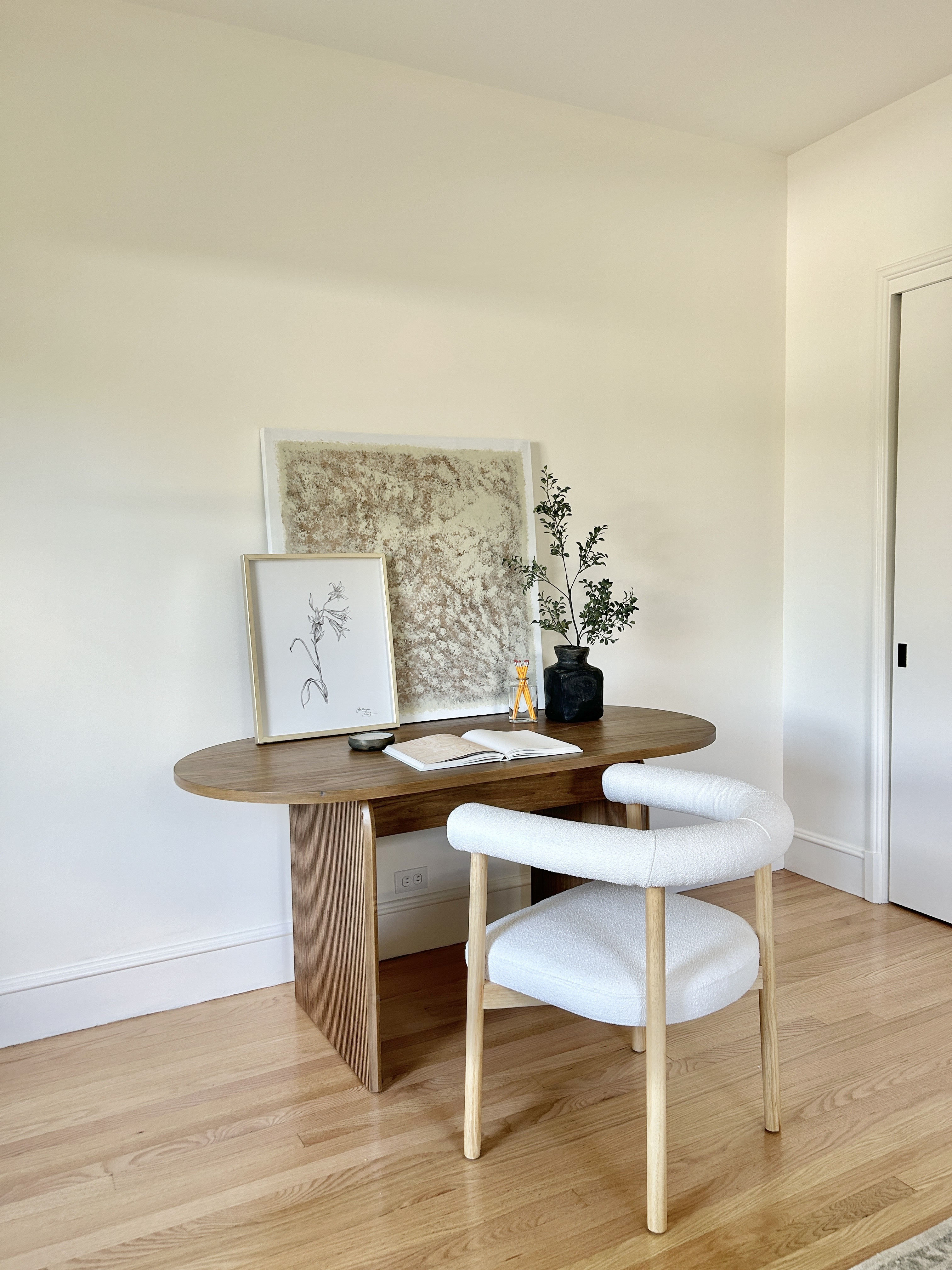 The perfect dark wood oval desk.

#desk #homeoffice #workfromhome

#LTKHome