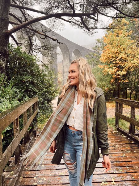 wherever I wander, wherever I rove, the hills of the highlands forever I love 🏴󠁧󠁢󠁳󠁣󠁴󠁿

Linking my cropped sweater, distressed denim, rain jacket and the most comfortable pair of hiking boots 🥾 


#LTKeurope #LTKtravel