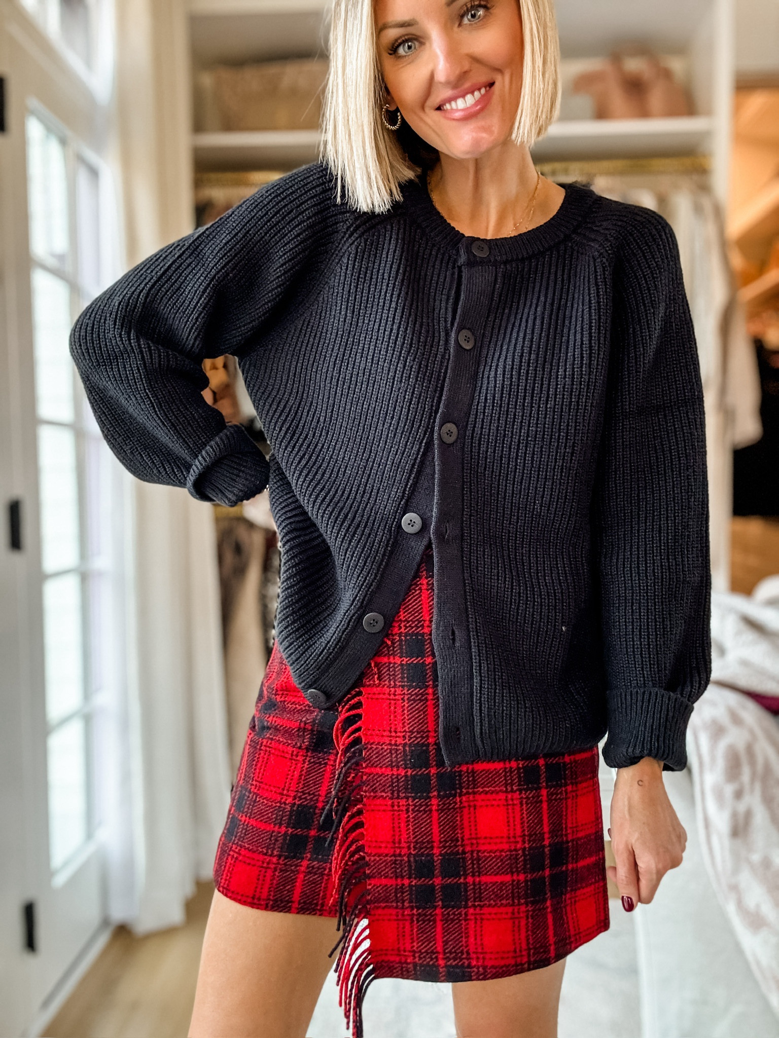 Such a cute outfit! Wearing XS/0!

Loverly Grey, plaid skirt, black cardigan, winter outfit 

#LTKStyleTip #LTKSeasonal