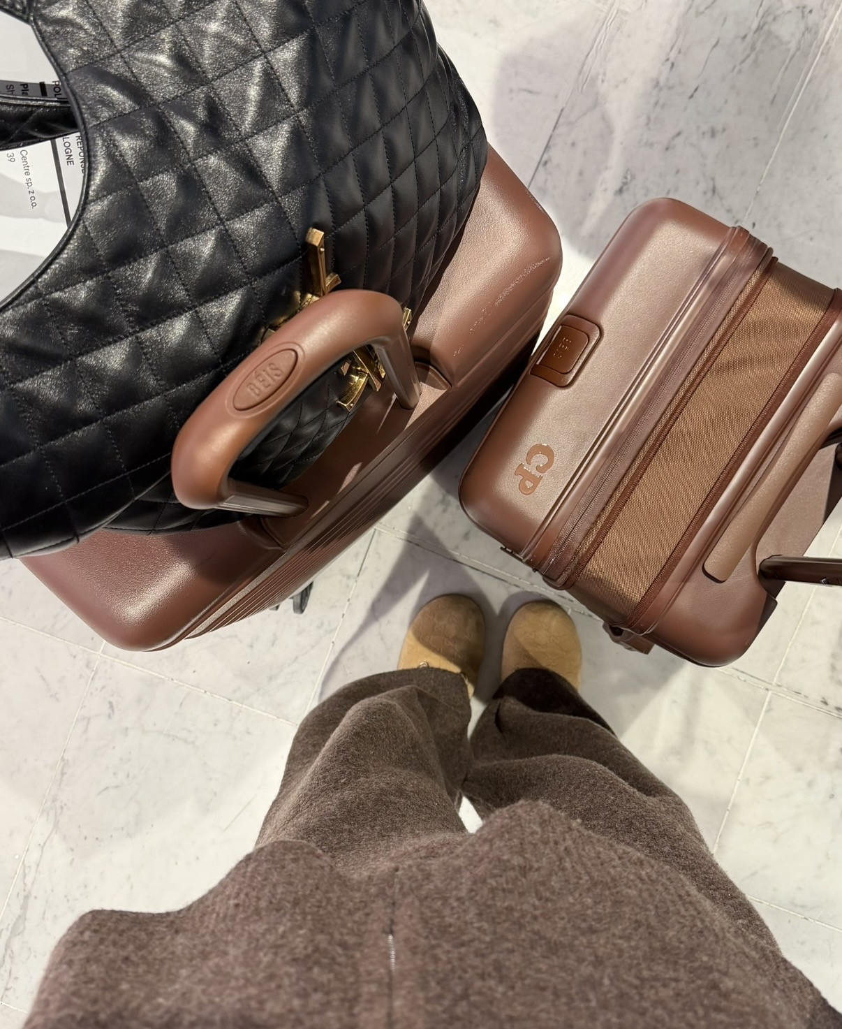 my go-to luggage! if I shop too much, I'll expand my carry on & check it as a checked bag otw home. I prefer the middle size checked bag for most of my travels unless I have bulky coats and sweaters, then the biggest checked bag is great! otherwise I find myself overweight with the biggest checked bag on non-winter trips because you can just keep filling it up! 

 