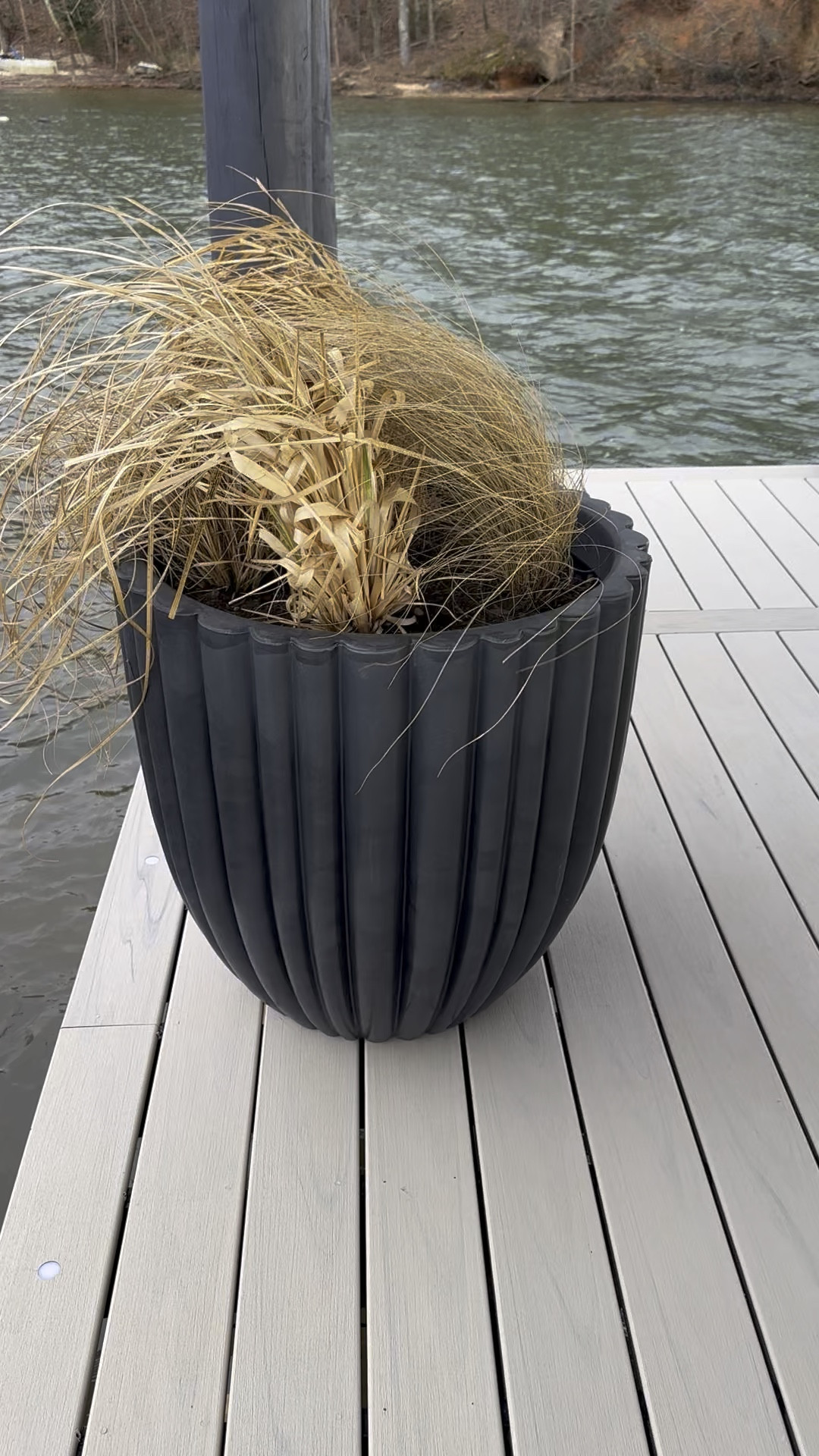 Gorgeous modern fluted planter @Wayfair is a great look for your summer porch!


#LTKSaleAlert #LTKSeasonal #LTKHome