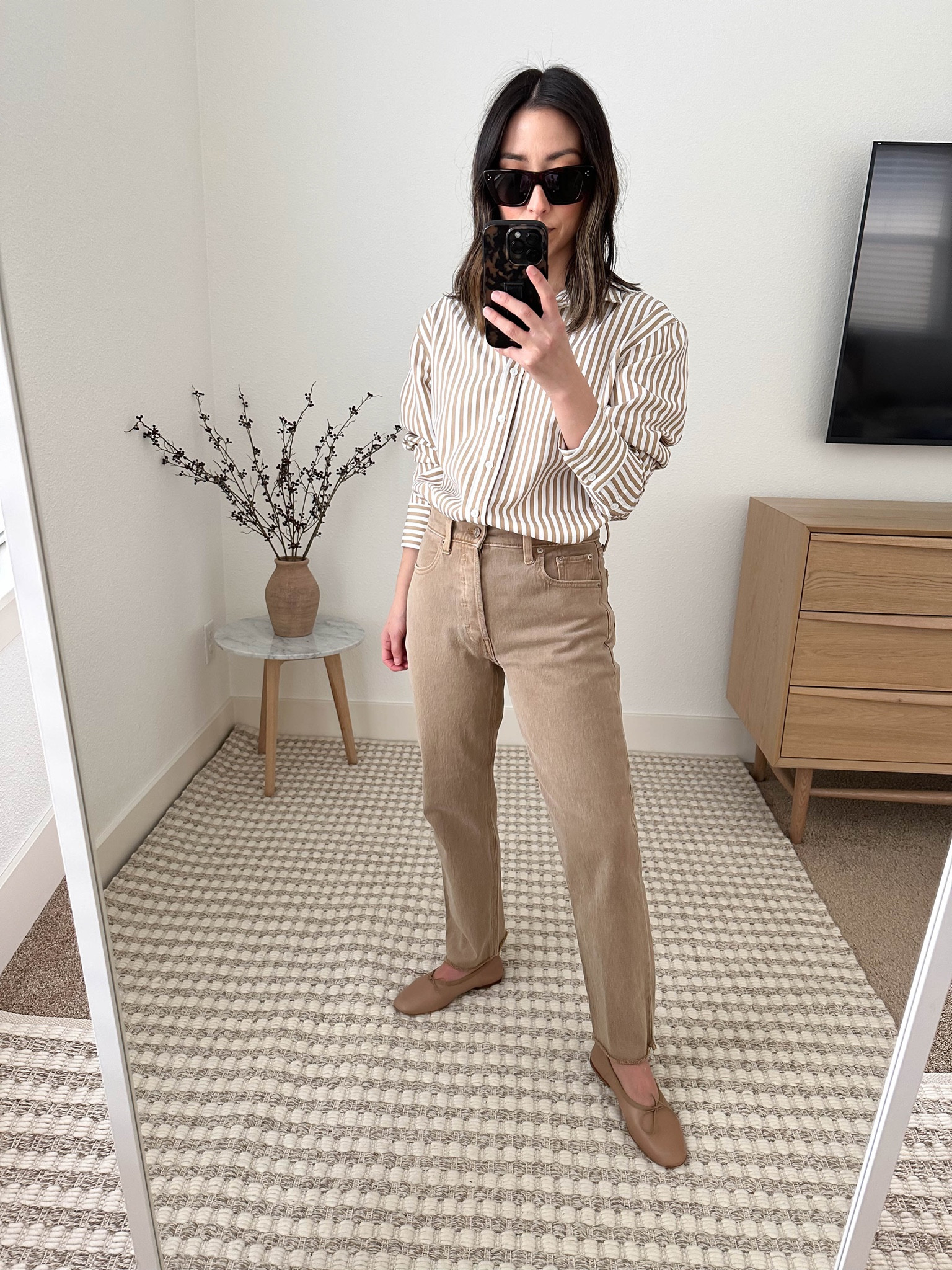 Reformation Parker Relaxed shirt. Called relaxed but fits more tts. So size up for more room. 

Shirt - Reformation xs
Jeans - Gap Short 26
Flats - Mansur Gavriel 35
Sunglasses - Celine 

Petite Style, Neutral outfit, capsule wardrobe, minimal style, street style outfits, Affordable fashion, Spring fashion, Spring outfit,



#LTKSeasonal #LTKshoecrush
