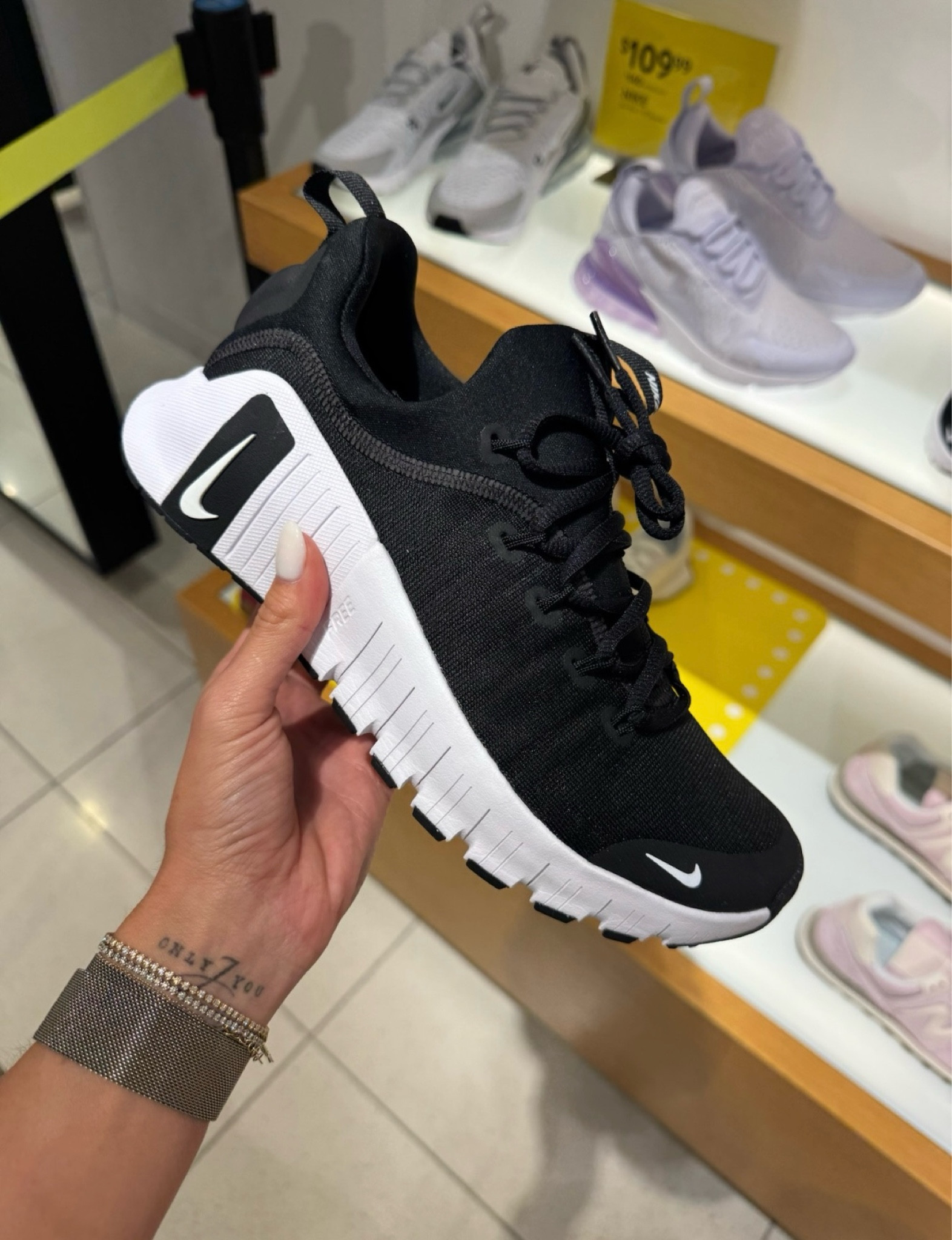 SHOPBOP up to 40% off

shopbop sale, nike sneakers, nike sale, training shoes, gym shoes, annabrstyle

#LTKSaleAlert #LTKActive