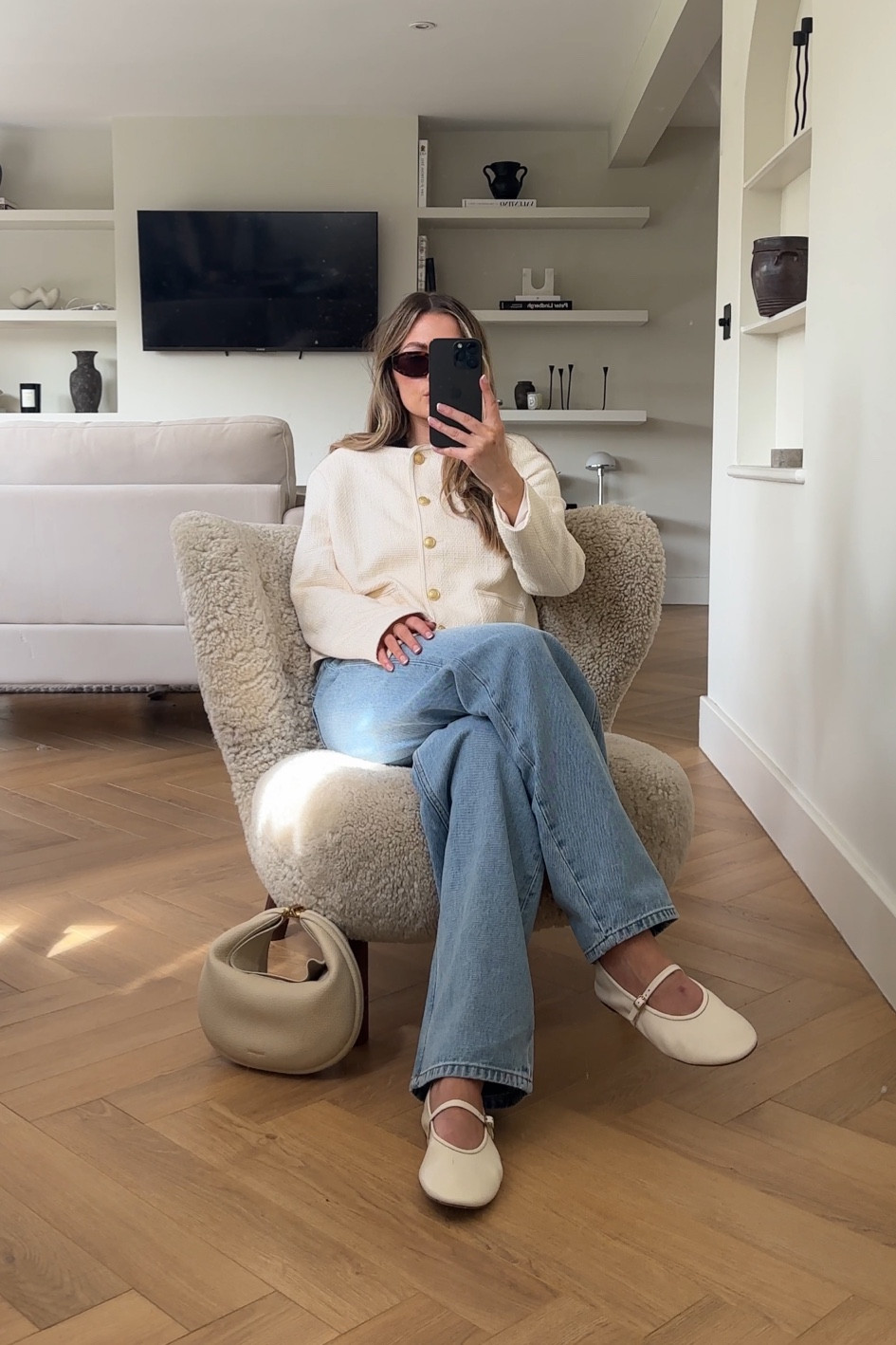 Old money style, 90s outfit, chic outfit, neutral look, cream jacket, cream button jacket with gold buttons, light blue jeans, cream ballet flats, ballet flats, Marks & Spencer’s, Zara, songmont bag

#LTKstyletip #LTKfindsunder100 #LTKfindsunder50