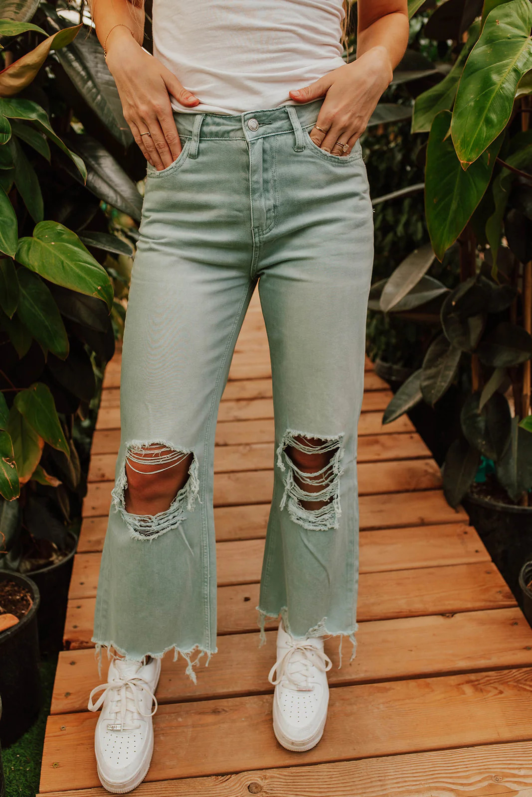 THE 90'S FLARE JEANS IN DISTRESSED CLOUD BLUE BY VERVET | Pink Desert