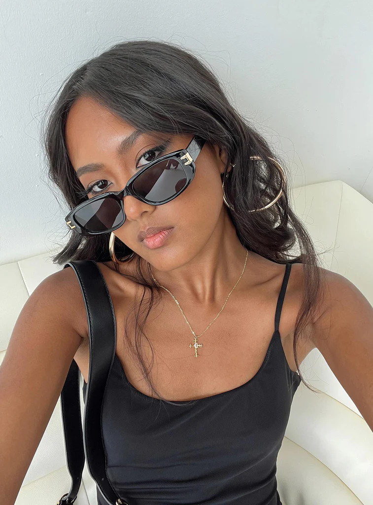 Brunz Sunglasses Black | Princess Polly US