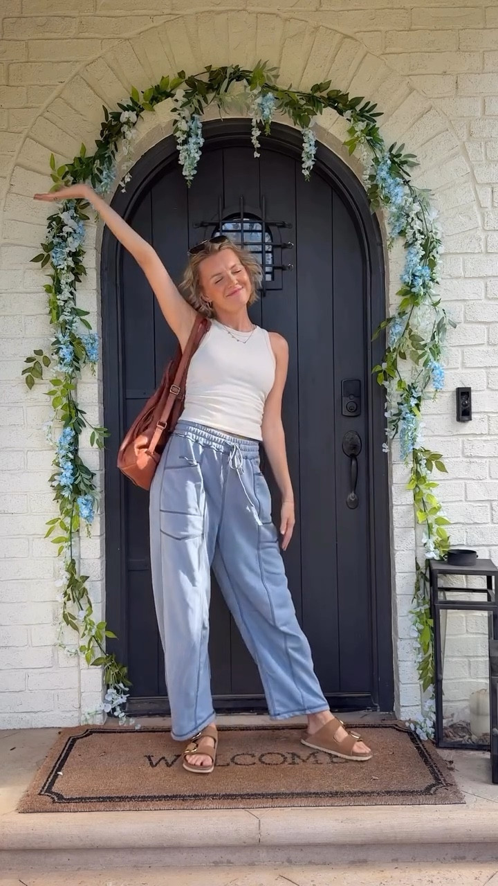 I’m here for comfy pants season. Comment SHOP and I’ll send you all the outfit details 🫶🏻