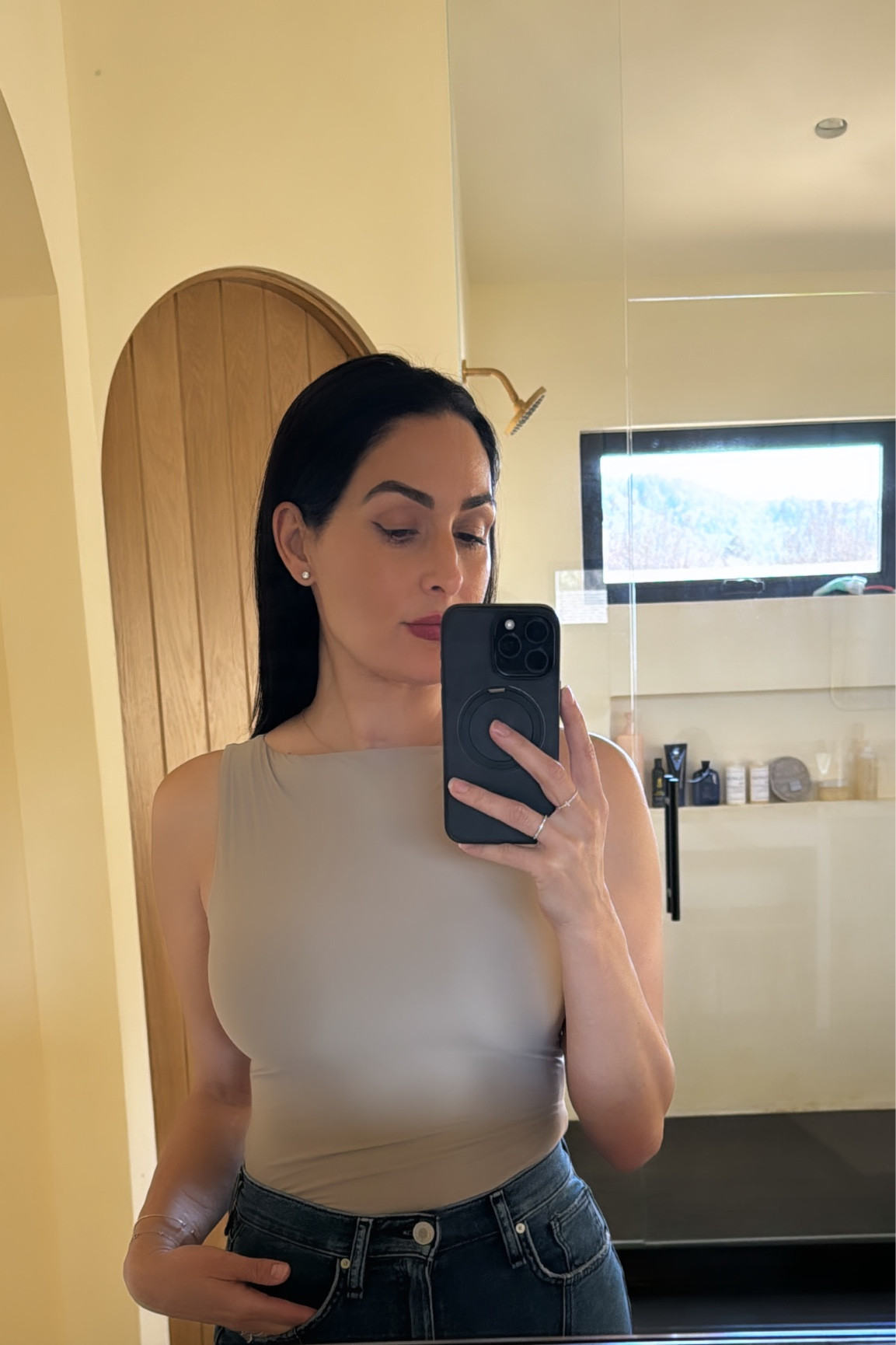 This abercrombie bodysuit is my new favoriteeee capsule wardrobe piece! This is legit! And it’s on SALE!! Use code AFLTK for 20% off :) 

#LTKsalealert #LTKSpringSale #LTKstyletip