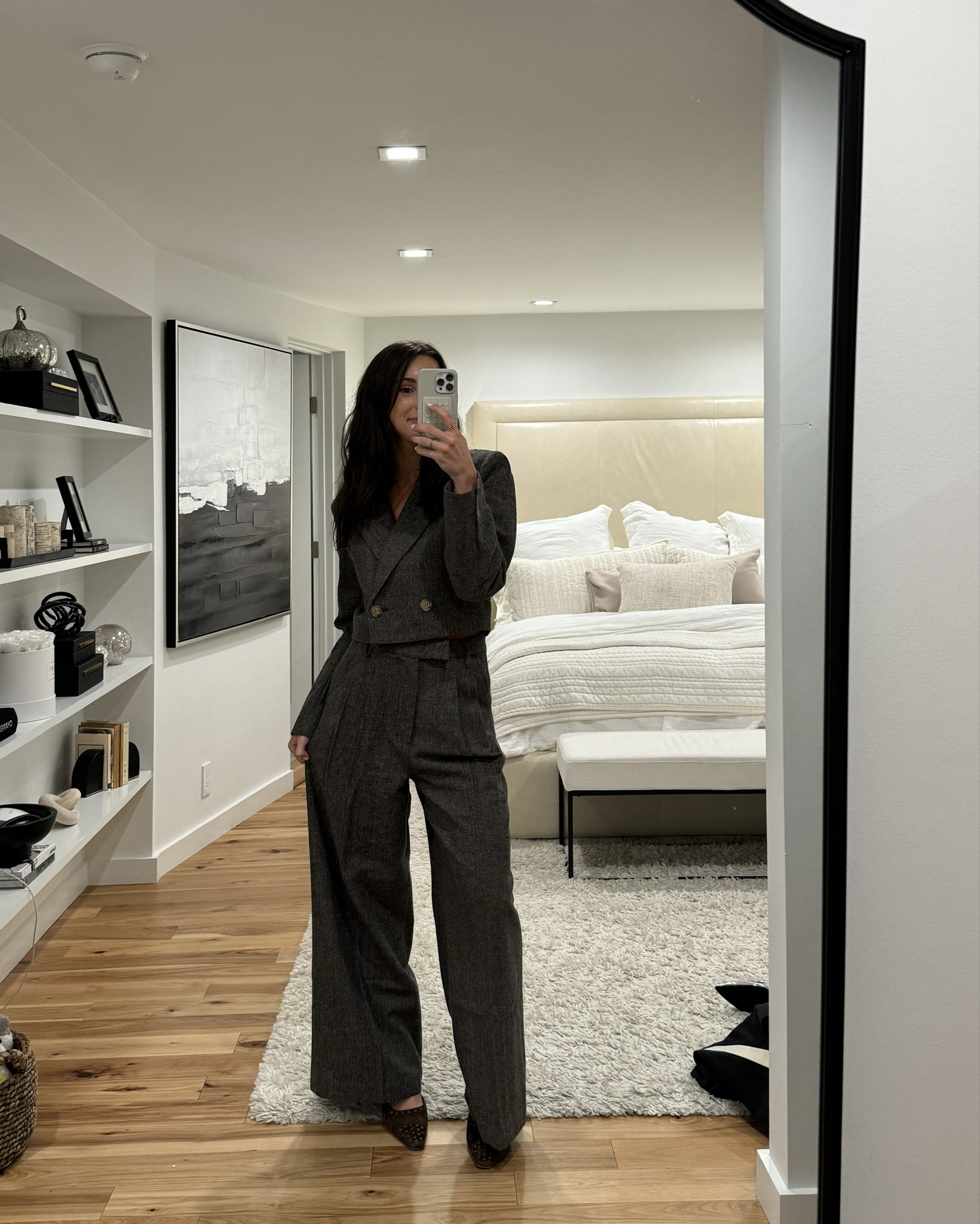 Fall is coming to an office near YOU

Use code Natalie-15 for 15% off when they buy directly from astrthelabel.com