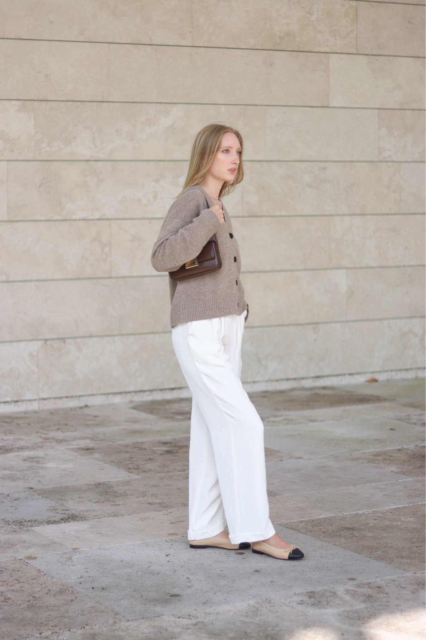 Pre fall look 

Brown cardigan, beige ballet flats, beige ballerinas, white trousers, white silk trousers, beige cardigan, cashmere cardigan 

#LTKeurope #LTKstyletip #LTKSeasonal