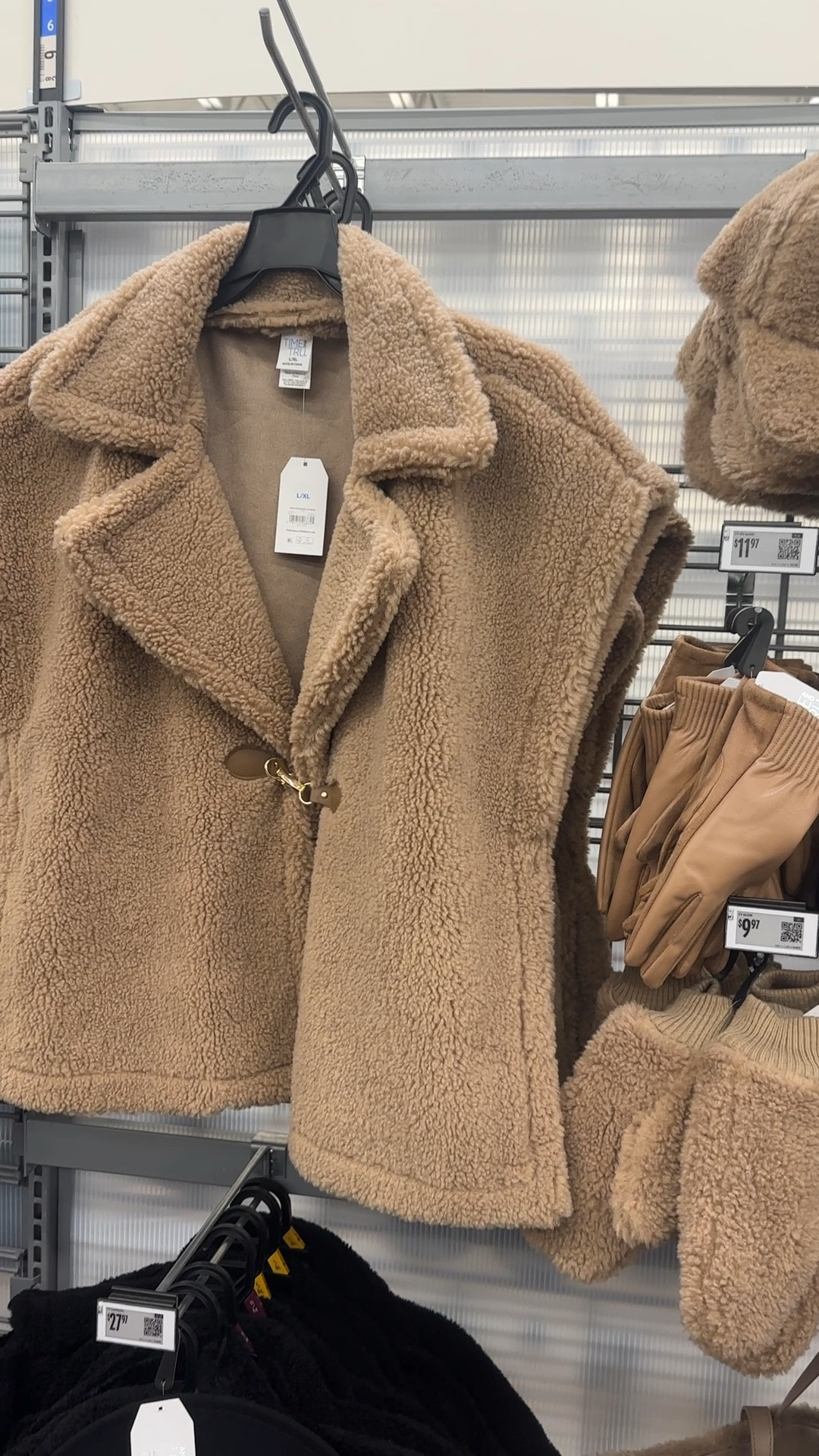 Sherpa coat, Sherpa gloves, Sherpa hat and bag! Holiday gift ideas

#LTKHoliday #LTKGiftGuide #LTKStyleTip