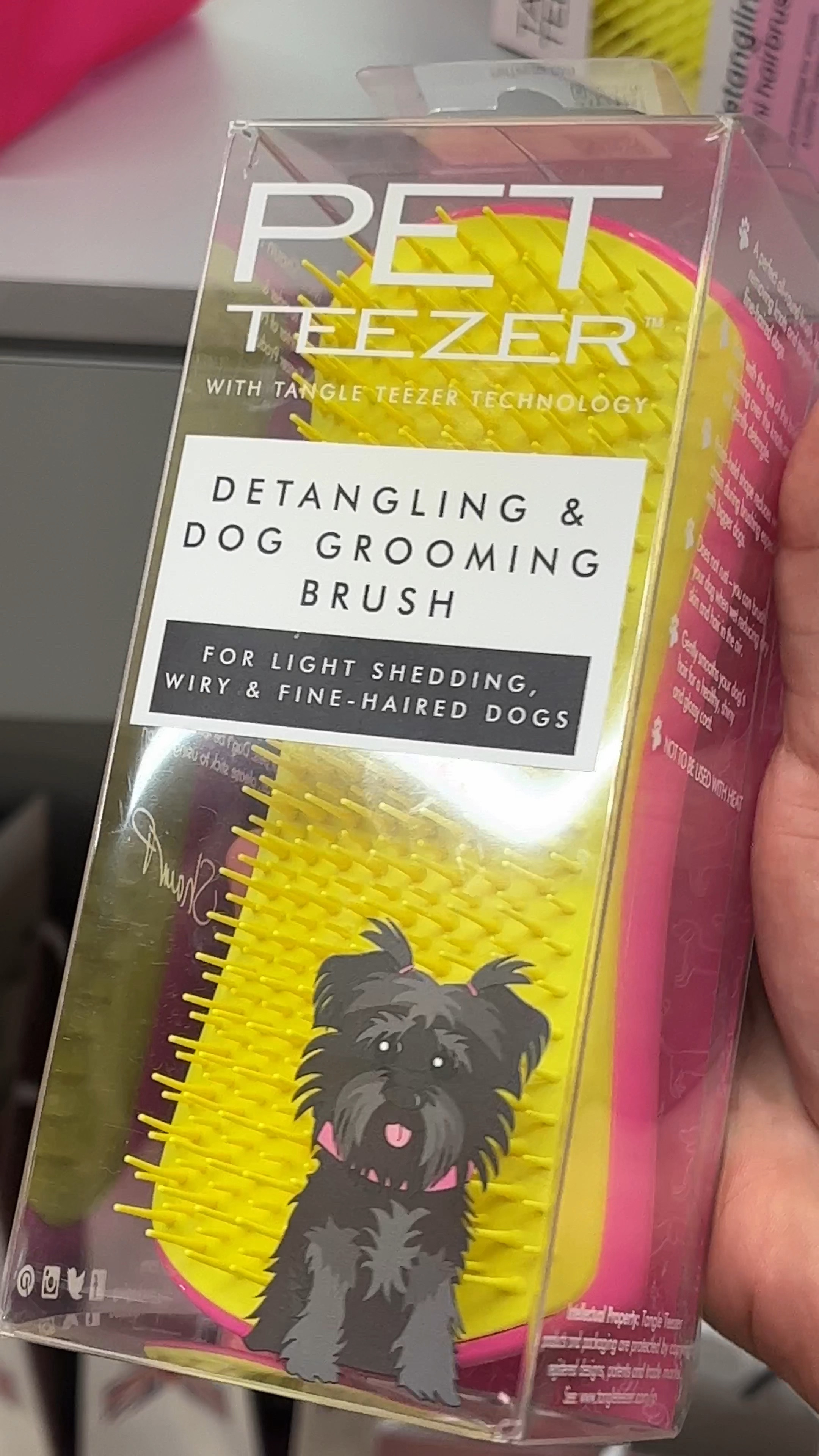 TANGLE TEEZER PRO SEU DOGUINHO OU GATINHO? TEMOS! 🐱 🐶  a Pet Teezer é a queridinha pra desembaraço de pêlos dos nossos nenéms

#LTKbeauty #LTKbrasil