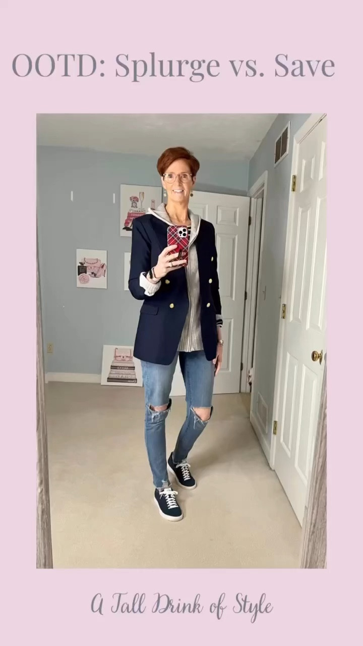 This was one of my favorite outfits recently! I loved it and so did all of you! 

Banana Republic blazer, nordstrom stripe shirt, Sarah Campbell hoodie, Madewell jeans

#LTKSale #LTKFind #LTKstyletip