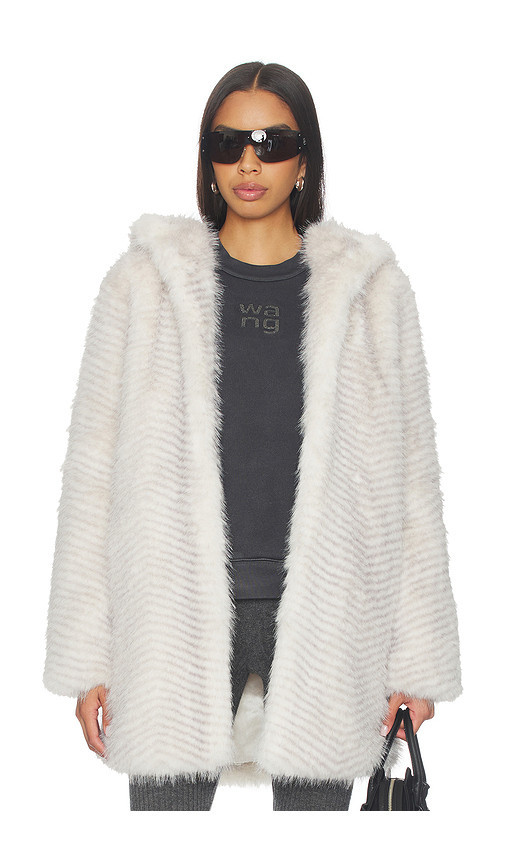 Generation Love Eden Faux Fur Coat en Cream With Grey Tip. Taille L | Revolve Clothing (Global)