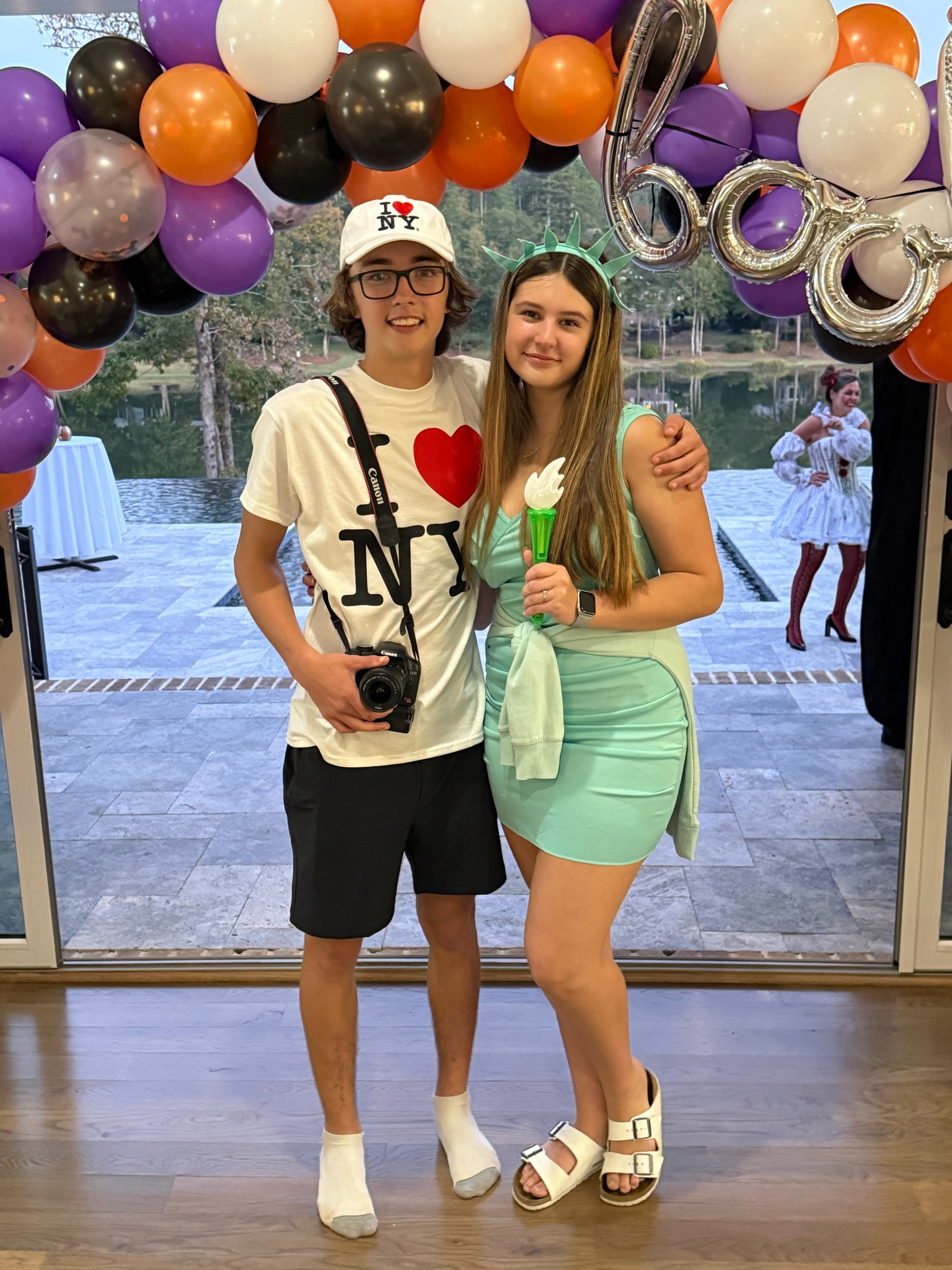 The Statue of Liberty and the New Yorker tourist 🚖 📸🗽🎍

#LTKHalloween #LTKSeasonal #LTKMens