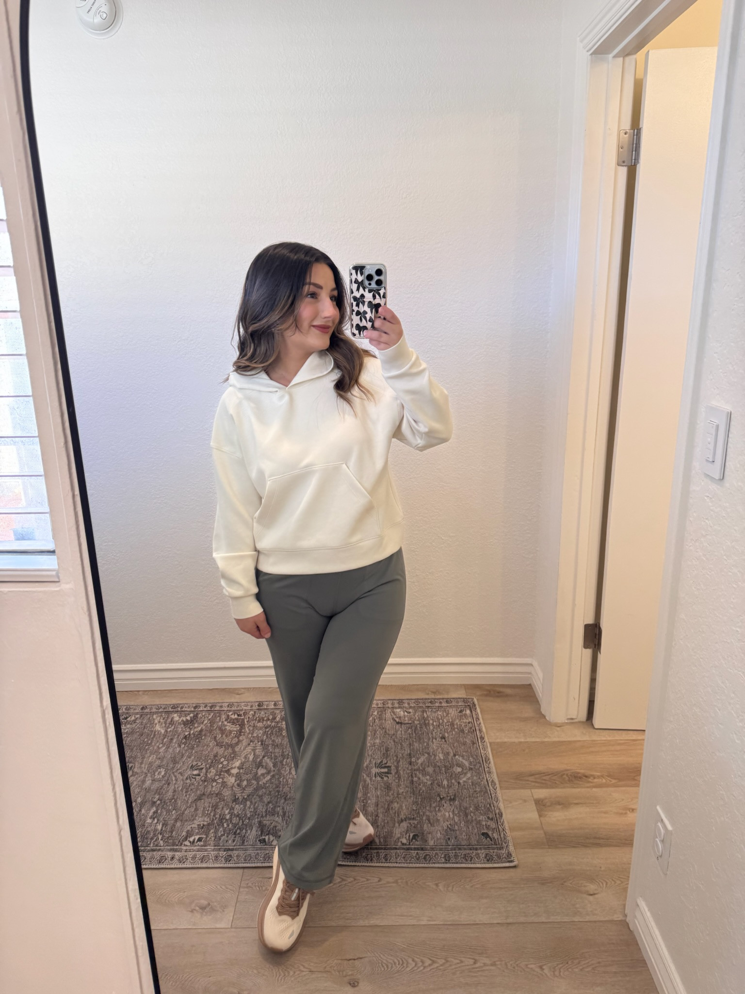Petite friendly activewear! Ivory sweatshirt size medium, Grey sage yoga pants size small short (5'0" 140lbs)


#LTKActive #LTKFindsUnder50 #LTKPetite