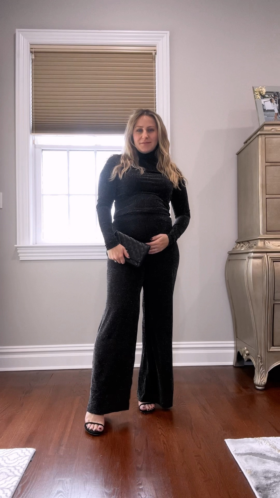 Five (bump friendly) holiday outfits from H&M 

#LTKHoliday #LTKbump #LTKsalealert