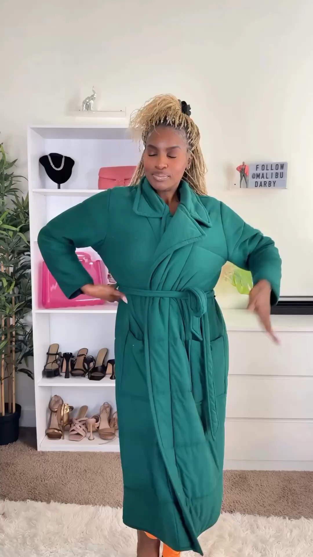 Lately I’ve been asking myself🤔how would she do this?
How she starts her day, how she shows up… even for a casual lunch.

So instead of throwing on leggings, we got dressed.
This @fabletics maxi was the perfect intersection of athleisure comfort, & being put together. 

#fableticspartner #fabletics #personalstyle #outfitinspo #charlestonstyle